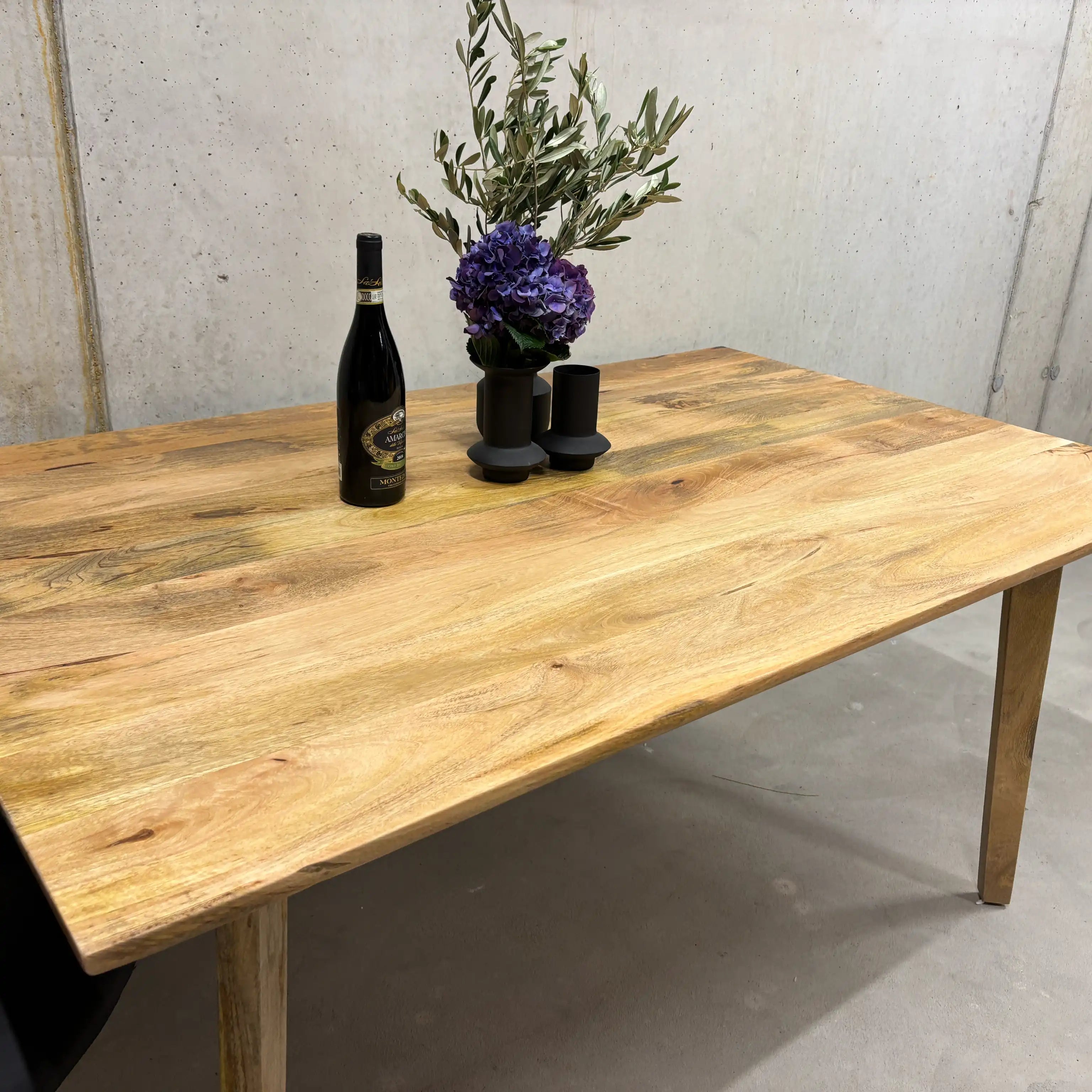 Mango Esstisch 160 cm mit Schweizer Kante – Wild Mango Designs LAC 204