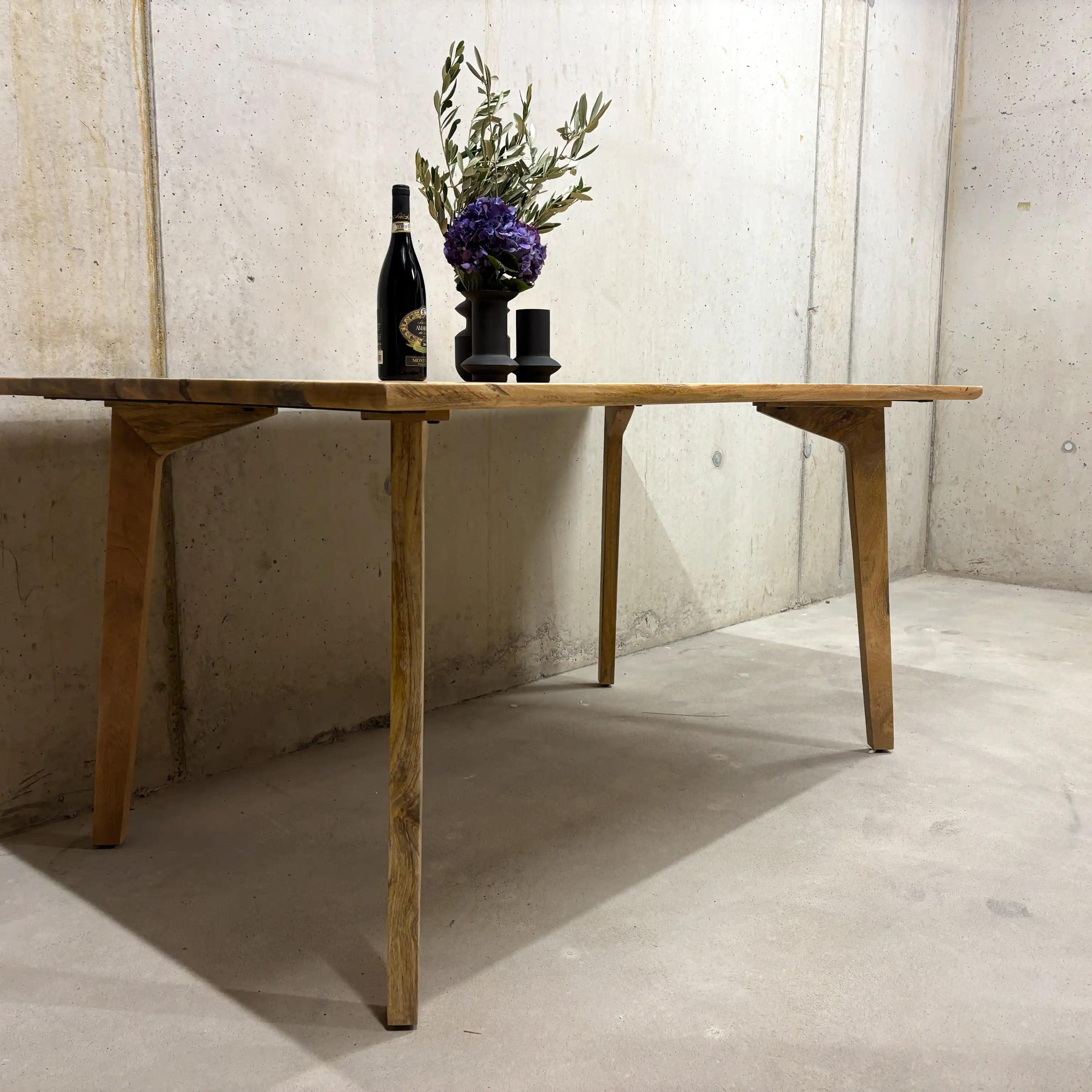 Mango Esstisch 160 cm mit Schweizer Kante – Wild Mango Designs LAC 204