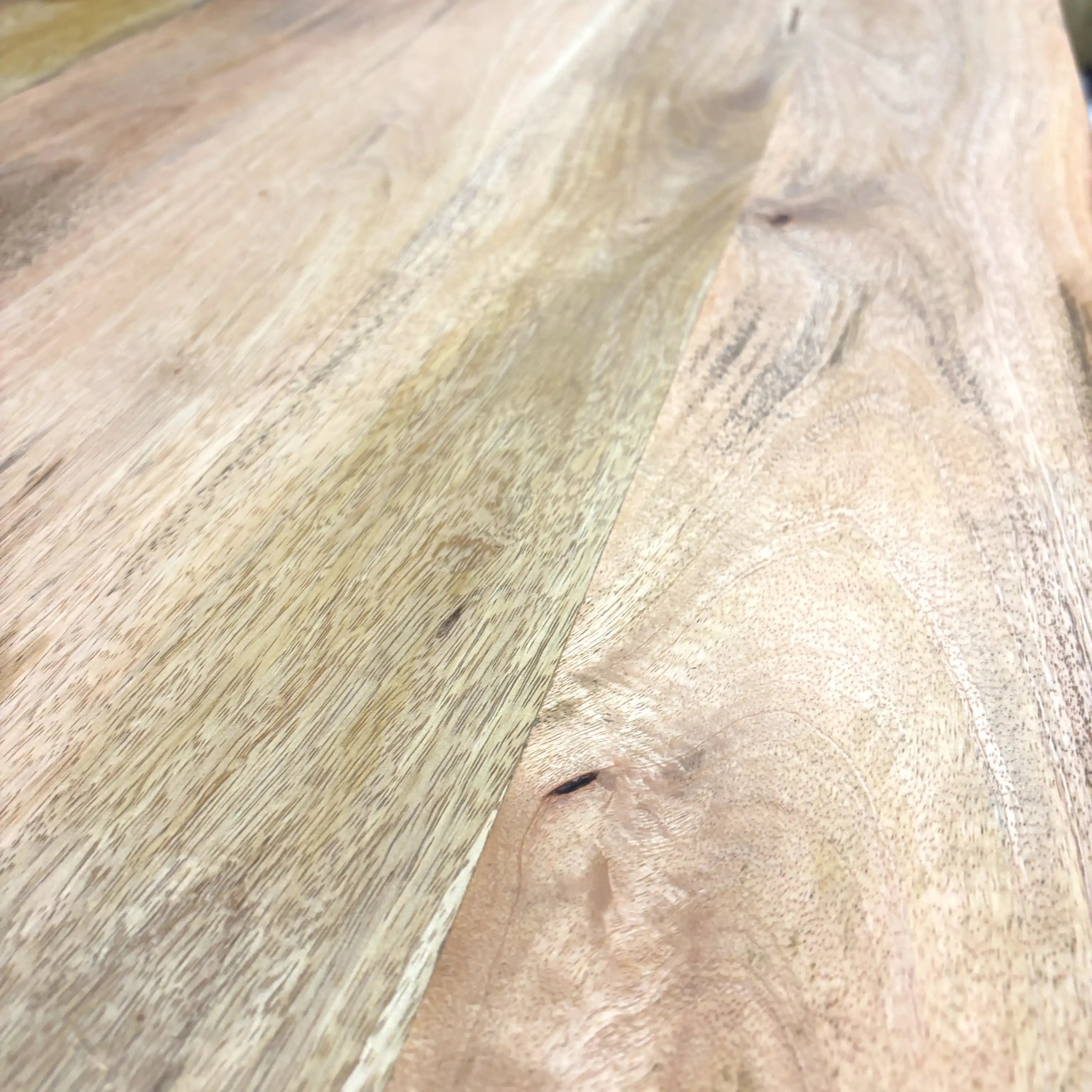 Mango Esstisch 160 cm mit Schweizer Kante – Wild Mango Designs LAC 204