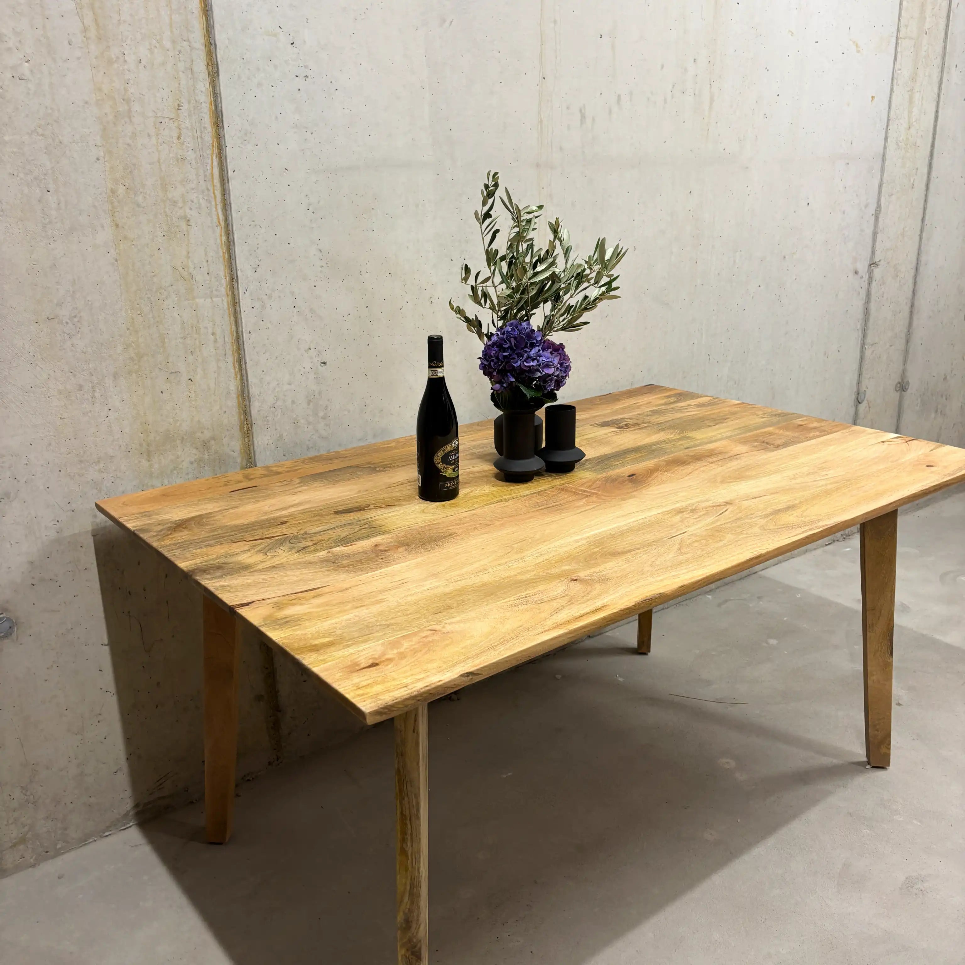 Mango Esstisch 160 cm mit Schweizer Kante – Wild Mango Designs LAC 204