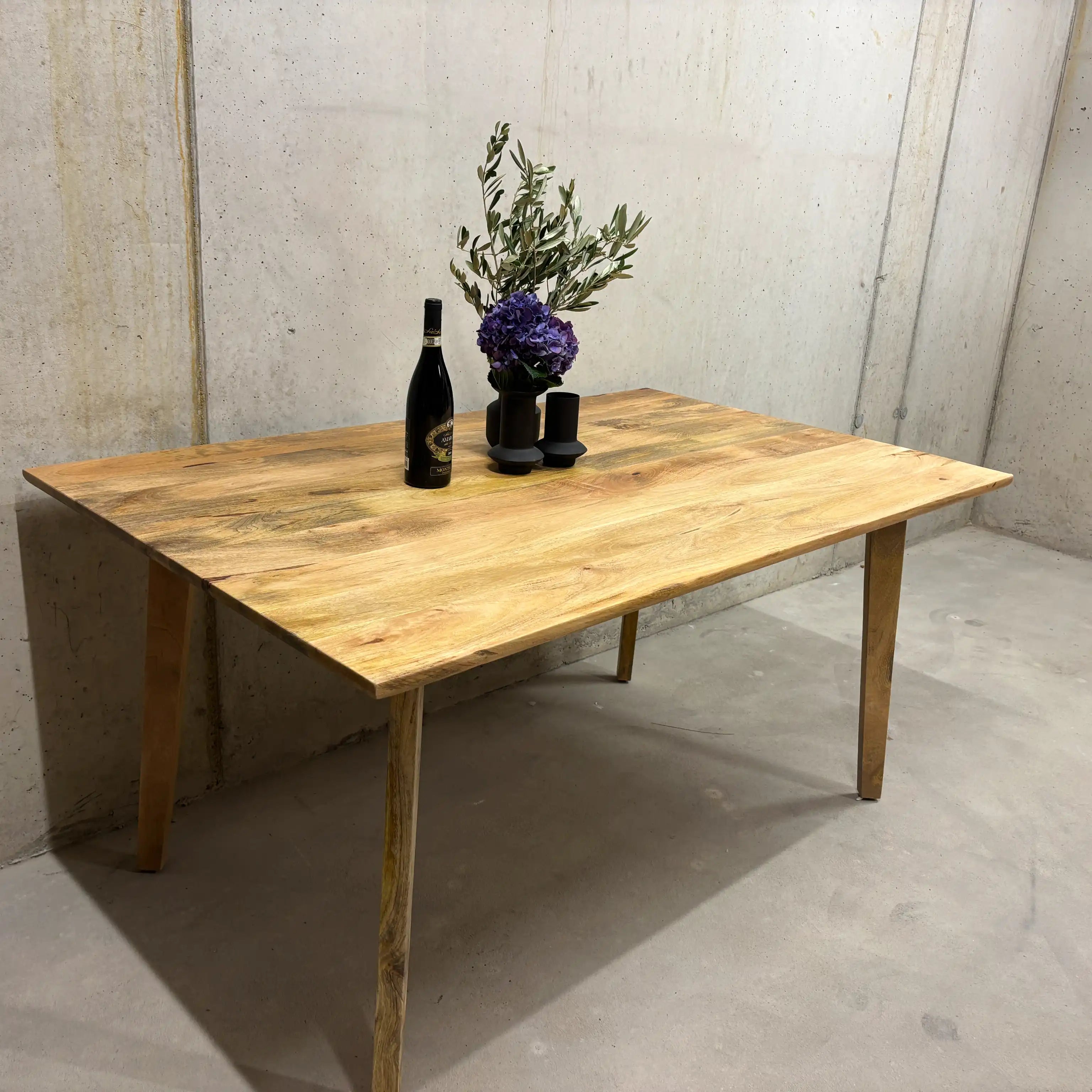 Mango Esstisch 160 cm mit Schweizer Kante – Wild Mango Designs LAC 204