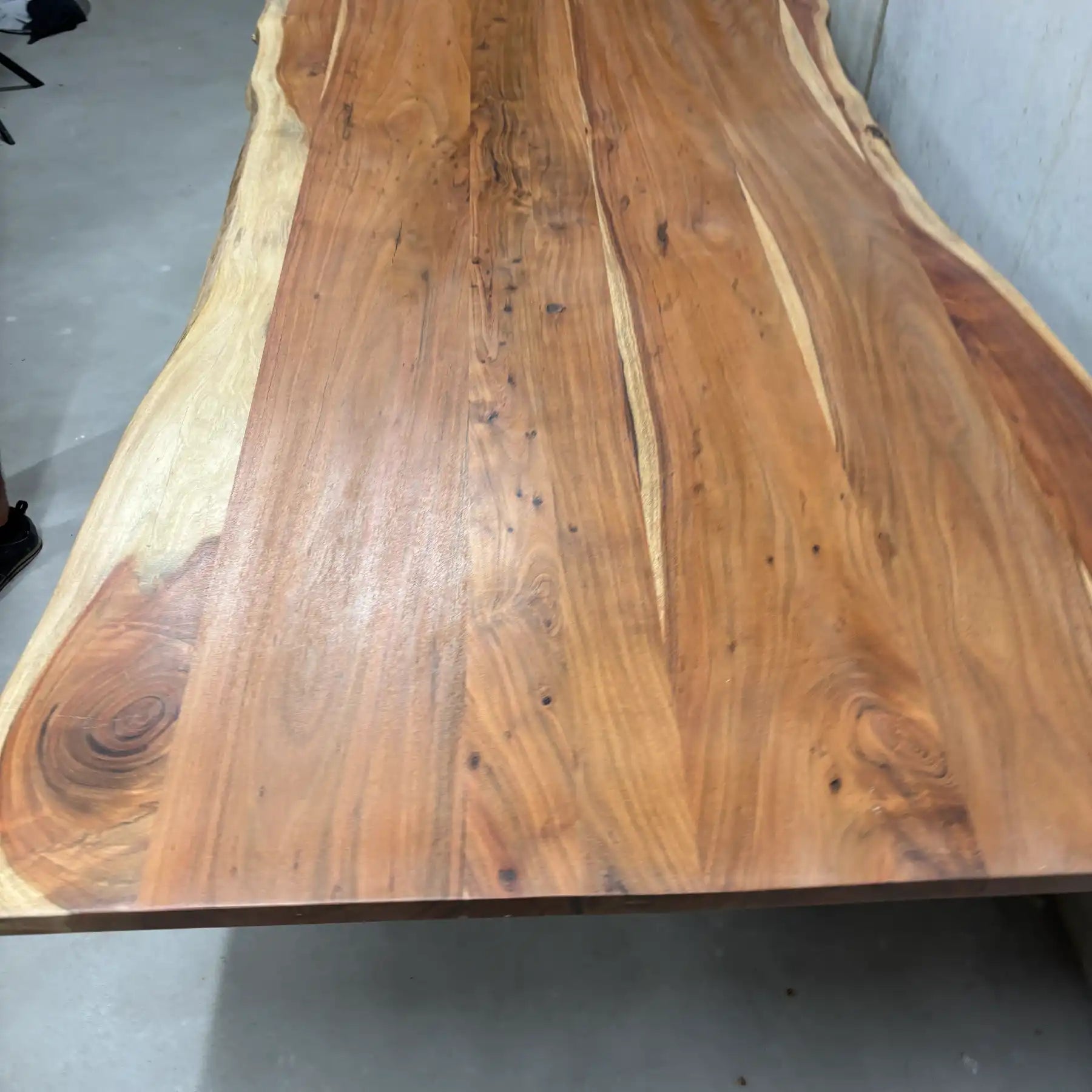 Großer Akazienholz Esszimmertisch 240x120 cm – Massivholz Big Boy