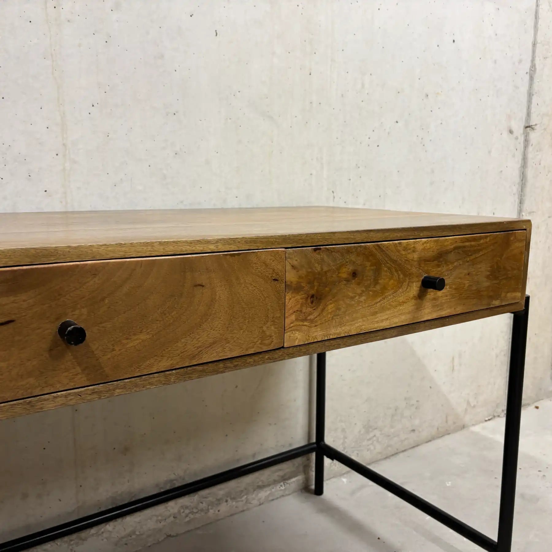 Mango Schreibtisch mit 3 Schubladen – Massivholz Cabinet Desk