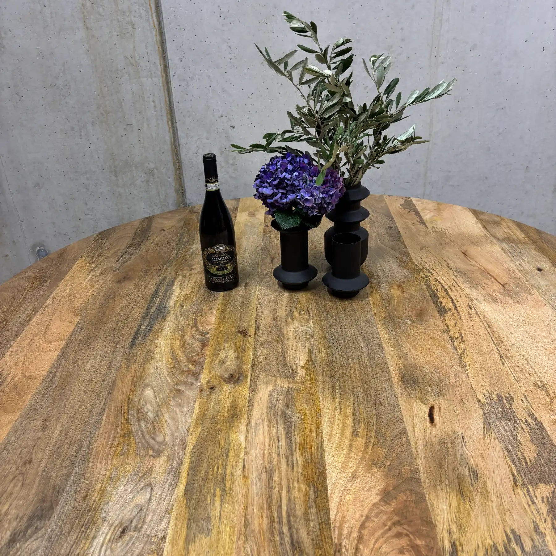 Mango Rundtisch 150 cm Esszimmertisch – Massivholz mit Stahlbeinen