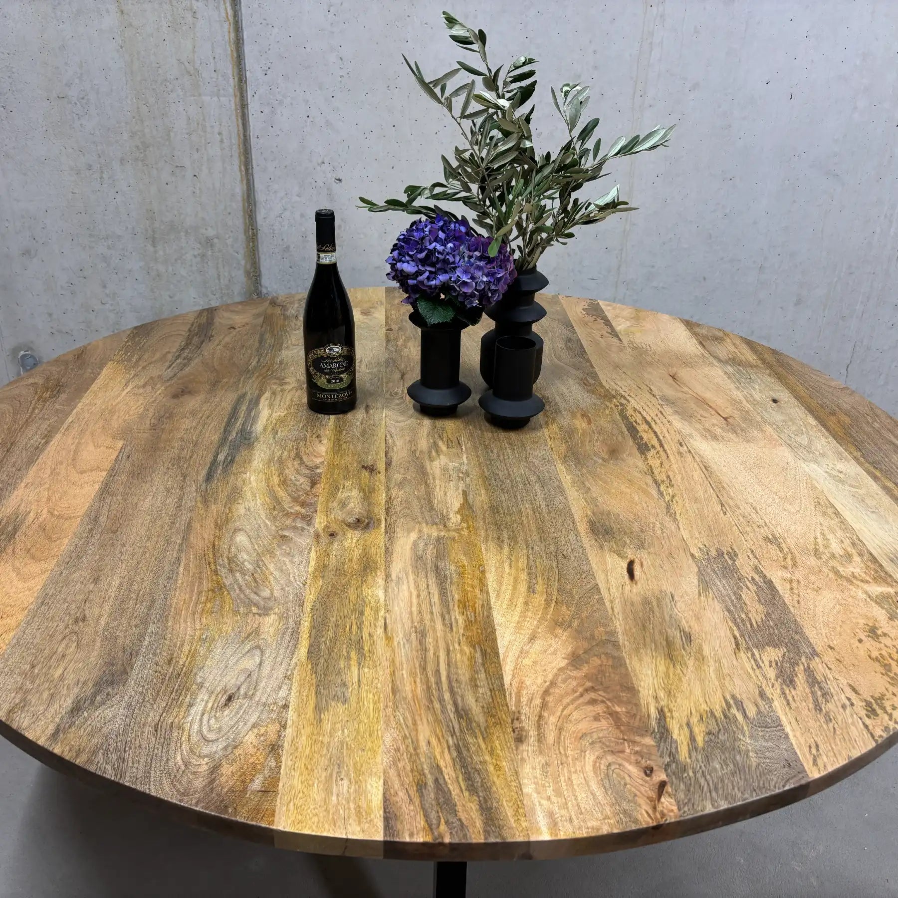 Mango Rundtisch 150 cm Esszimmertisch – Massivholz mit Stahlbeinen
