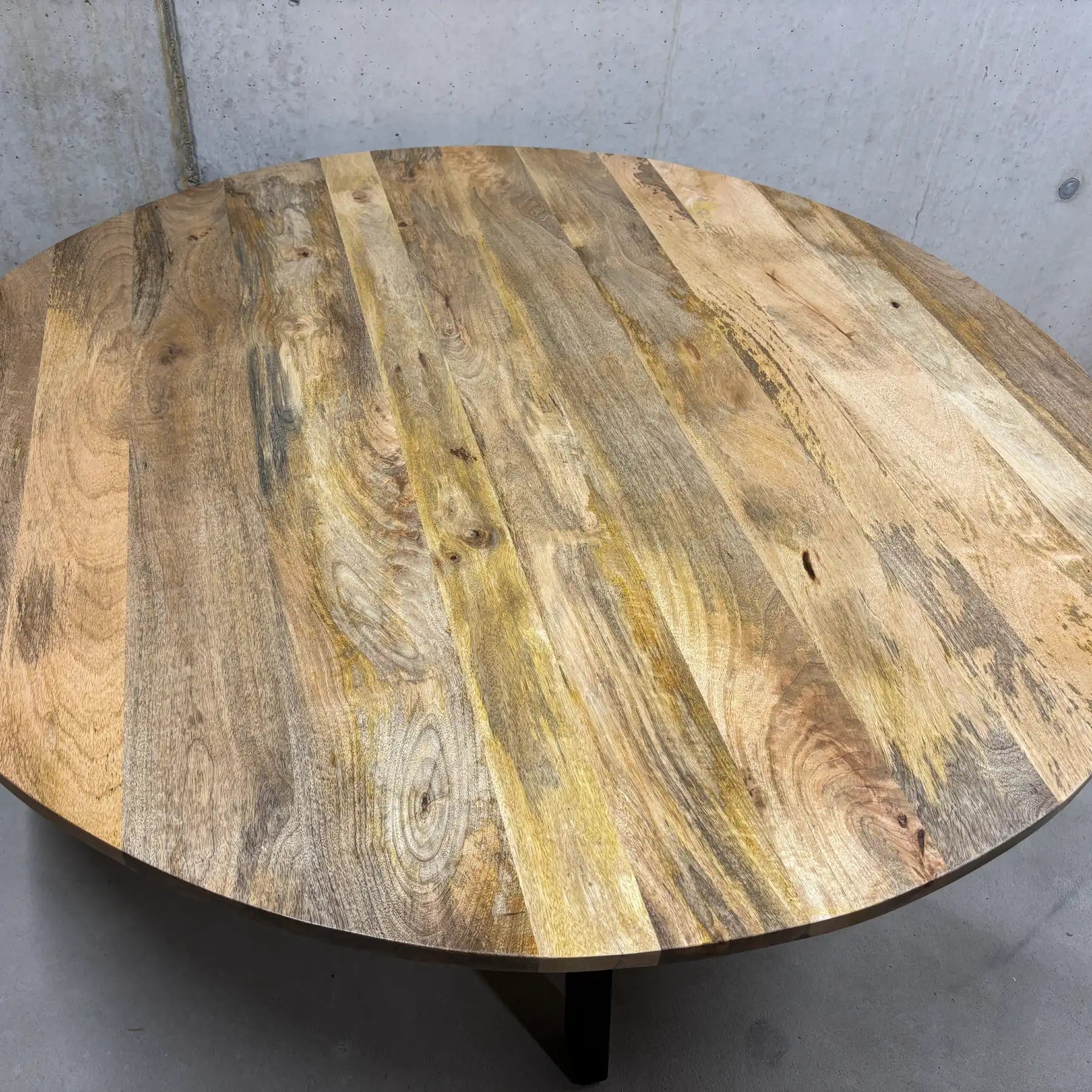 Mango Rundtisch 150 cm Esszimmertisch – Massivholz mit Stahlbeinen