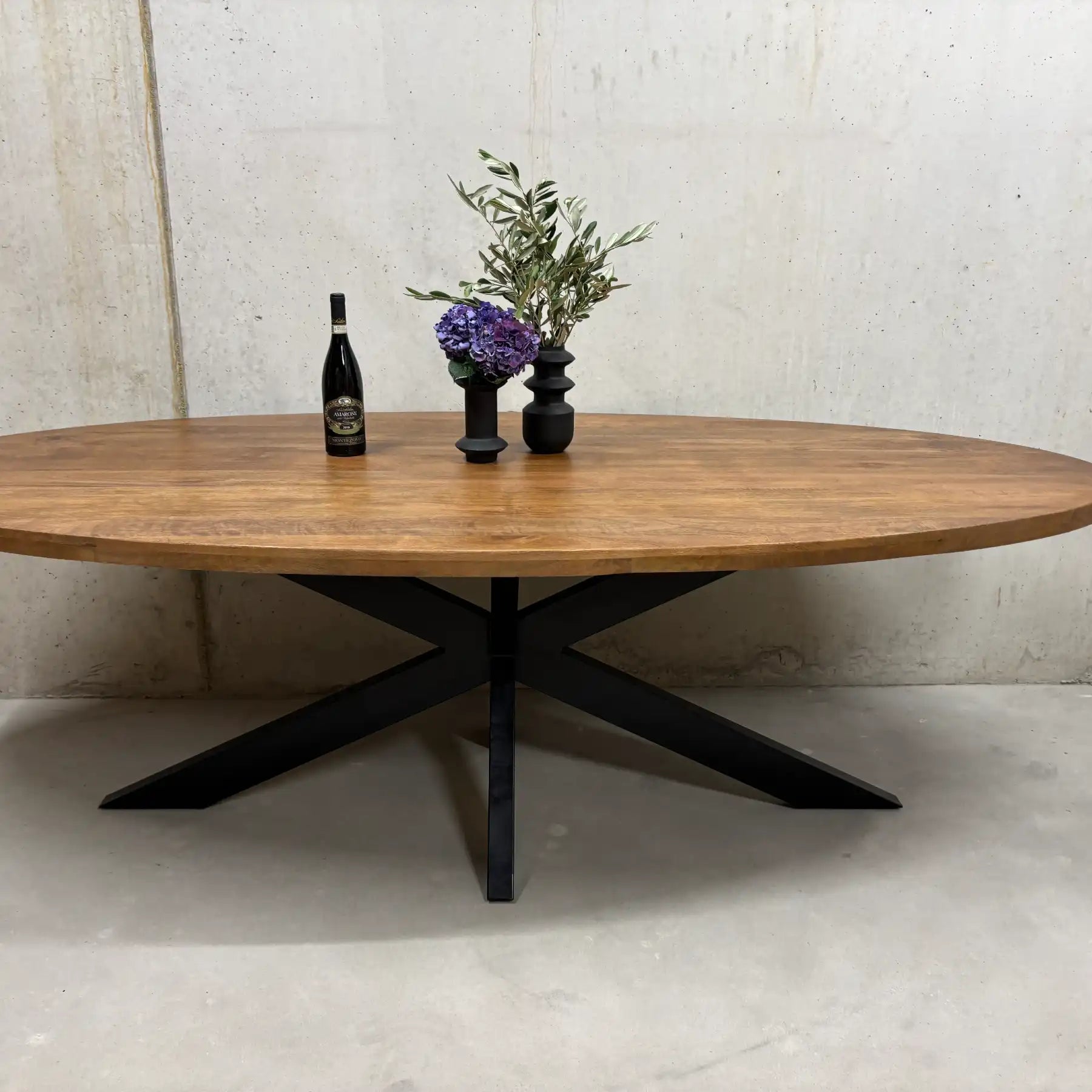 Ovaler Mango Esstisch 240x120 cm – Massivholz Tisch mit Stahlfuß