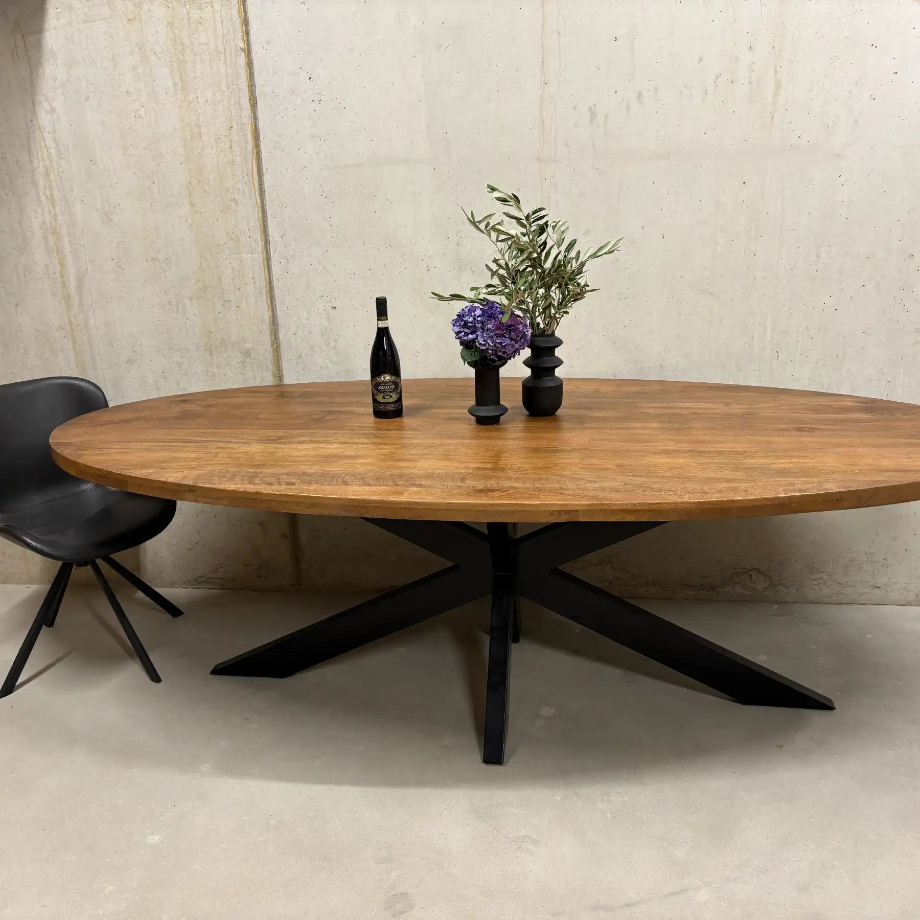 Ovaler Mango Esstisch 240x120 cm – Massivholz Tisch mit Stahlfuß