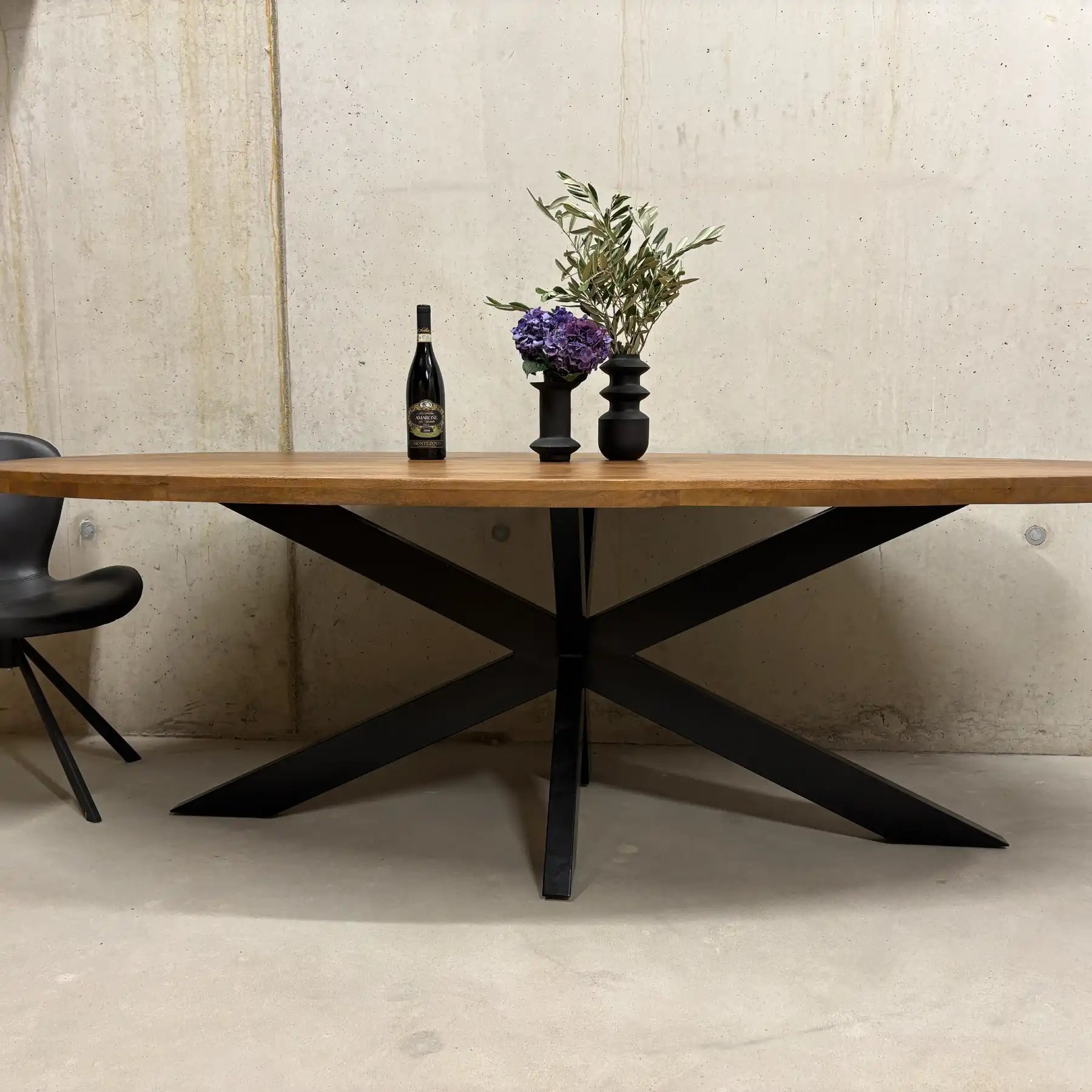 Ovaler Mango Esstisch 240x120 cm – Massivholz Tisch mit Stahlfuß