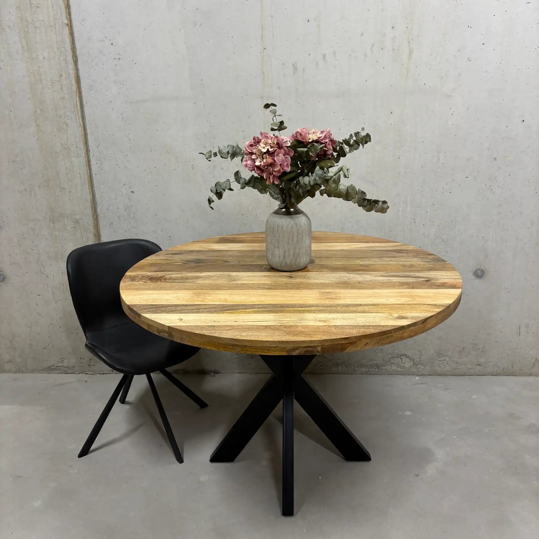 Runder Mango Esstisch Ø120 cm – Massivholz Tisch mit Stahl-Sternfuß