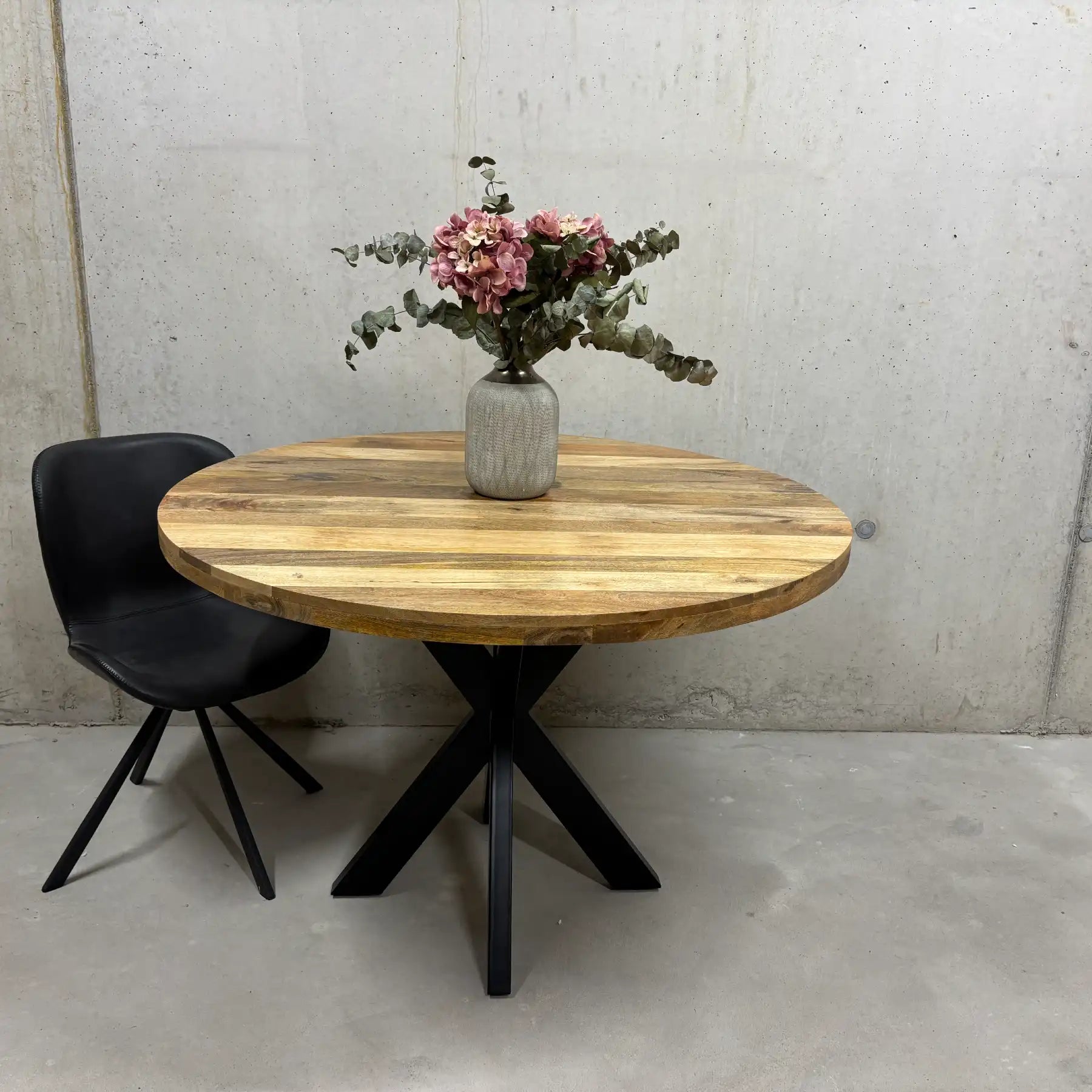Runder Mango Esstisch Ø120 cm – Massivholz Tisch mit Stahl-Sternfuß