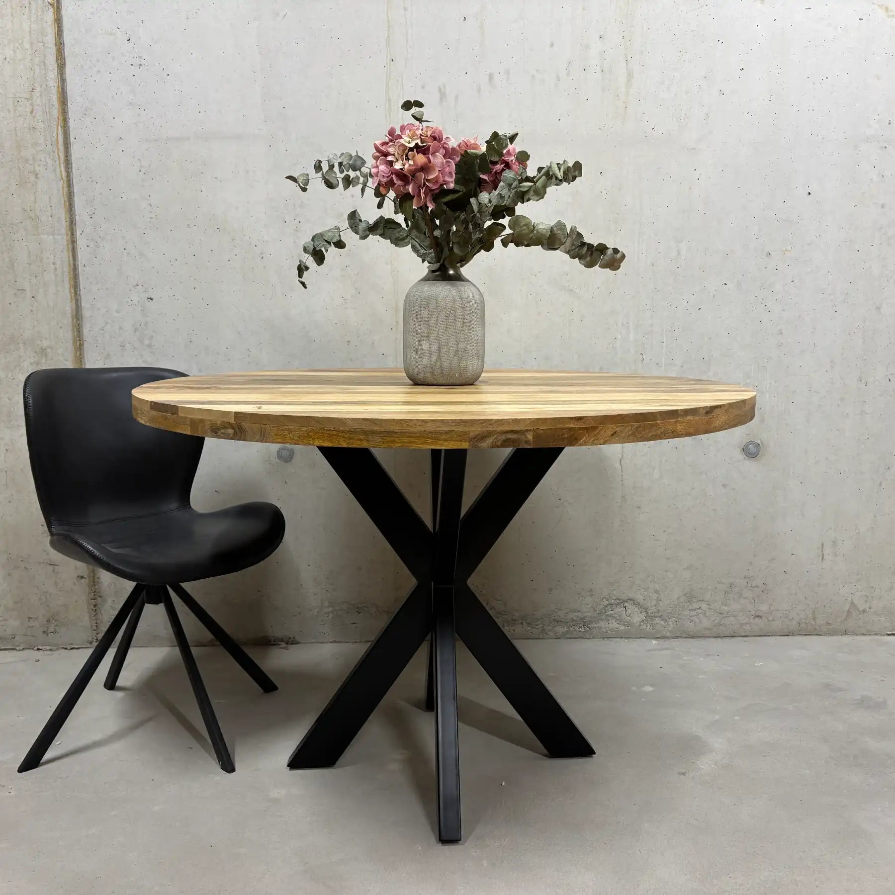 Runder Mango Esstisch Ø120 cm – Massivholz Tisch mit Stahl-Sternfuß