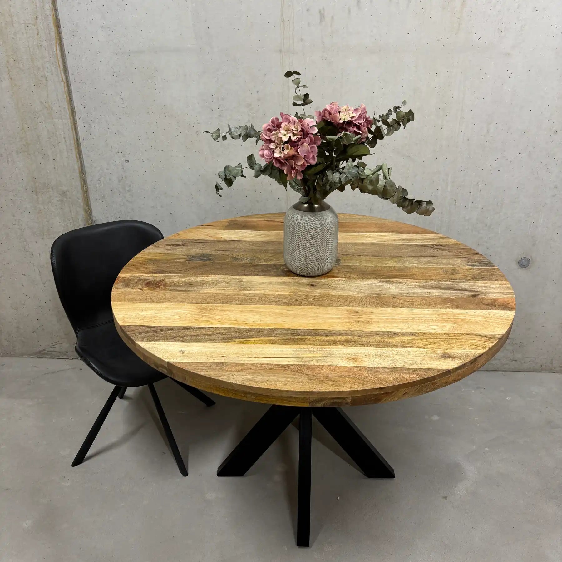 Runder Mango Esstisch Ø120 cm – Massivholz Tisch mit Stahl-Sternfuß