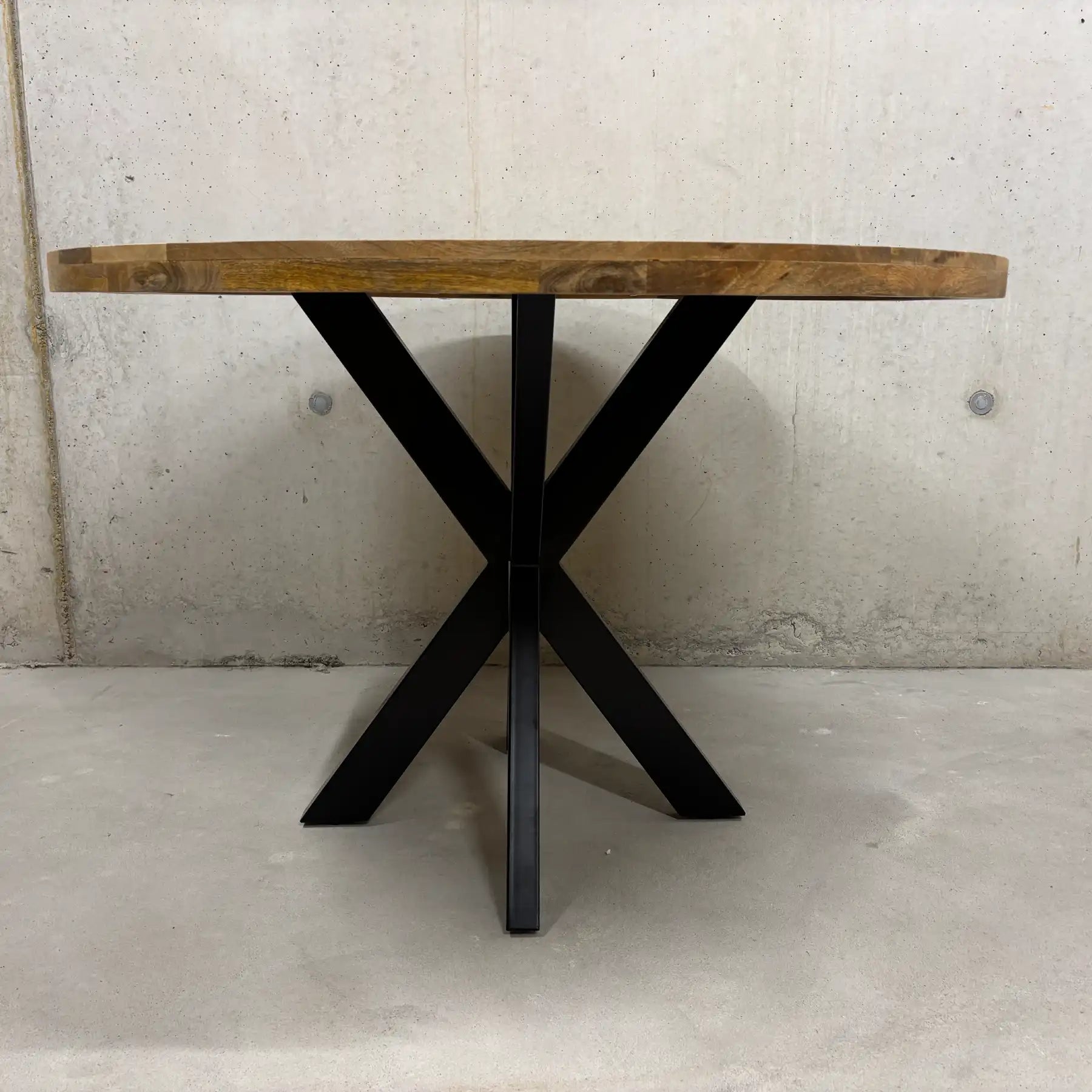Runder Mango Esstisch Ø120 cm – Massivholz Tisch mit Stahl-Sternfuß