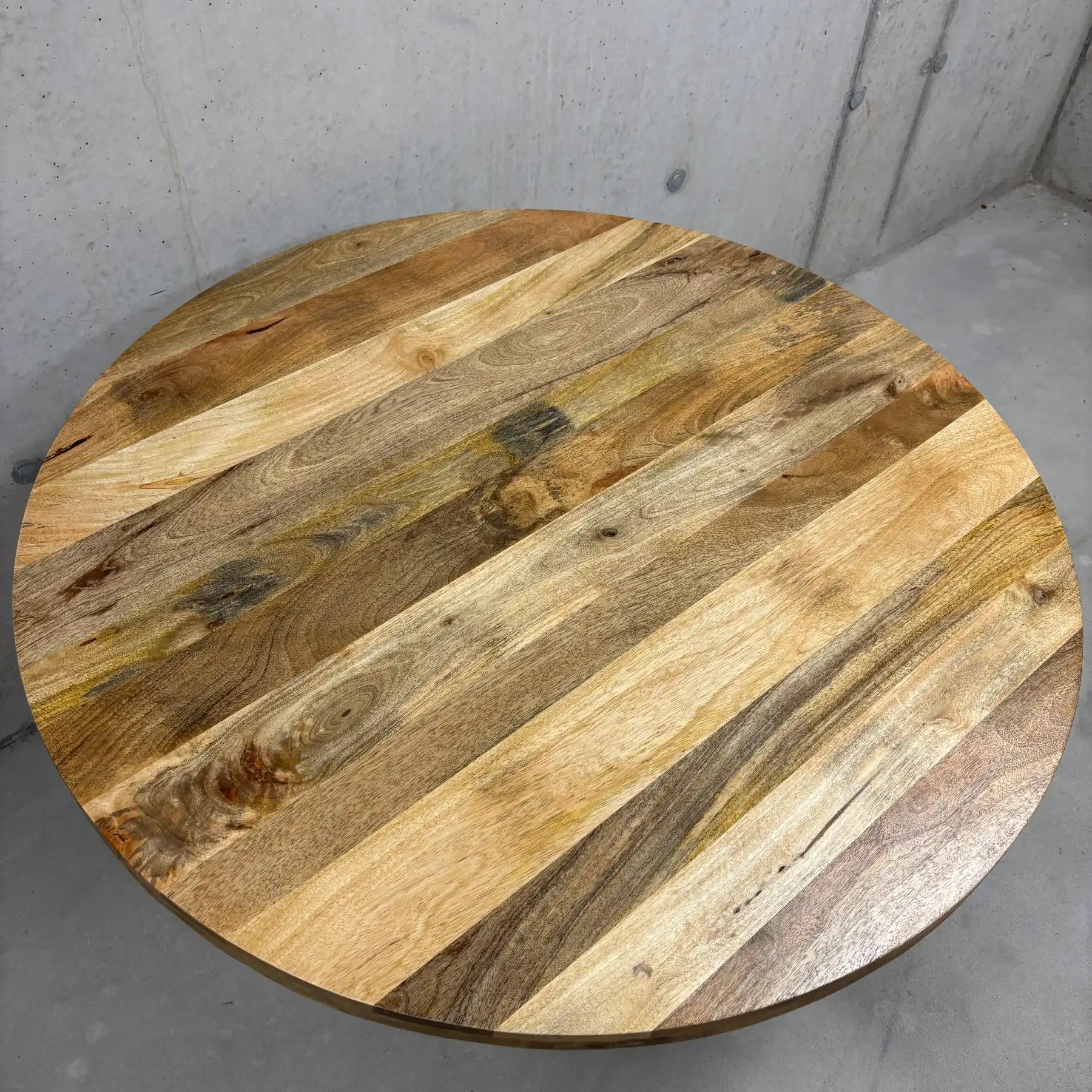 Runder Mango Esstisch Ø120 cm – Massivholz Tisch mit Stahl-Sternfuß
