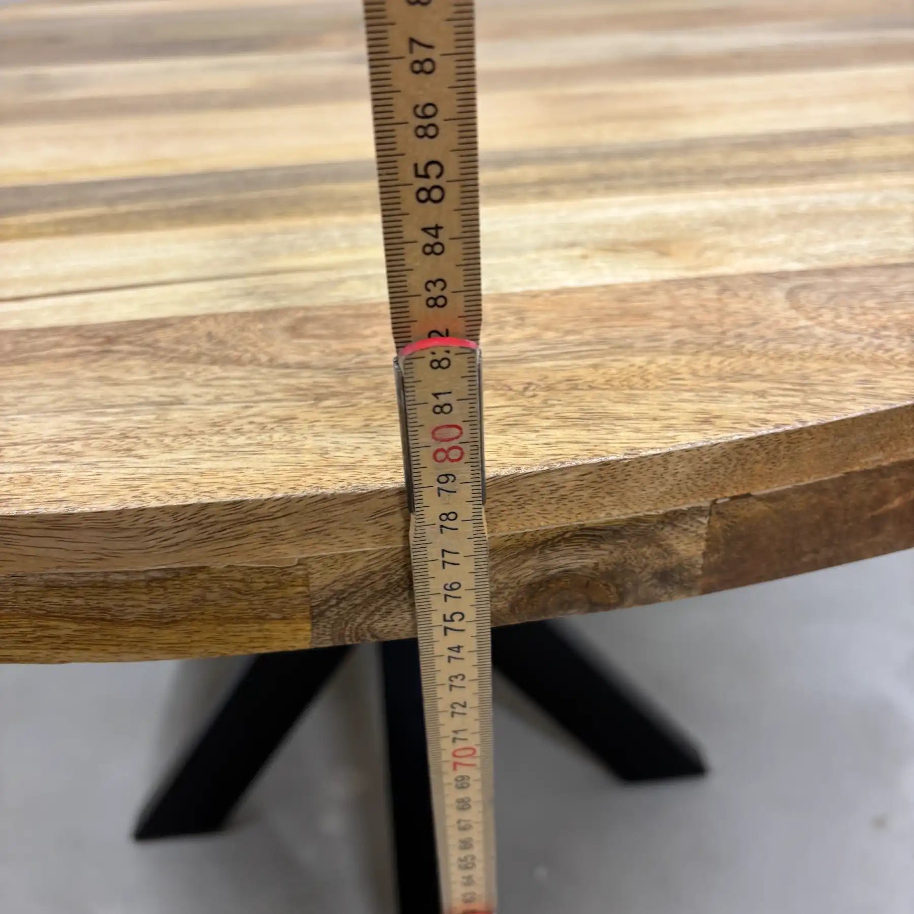 Runder Mango Esstisch Ø120 cm – Massivholz Tisch mit Stahl-Sternfuß