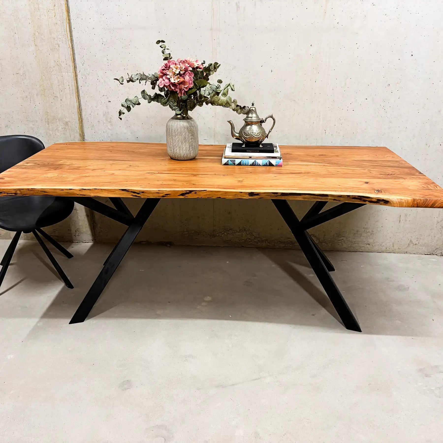 Acacia Esstisch 180 cm mit Baumkante - "The balanced X Table 180"