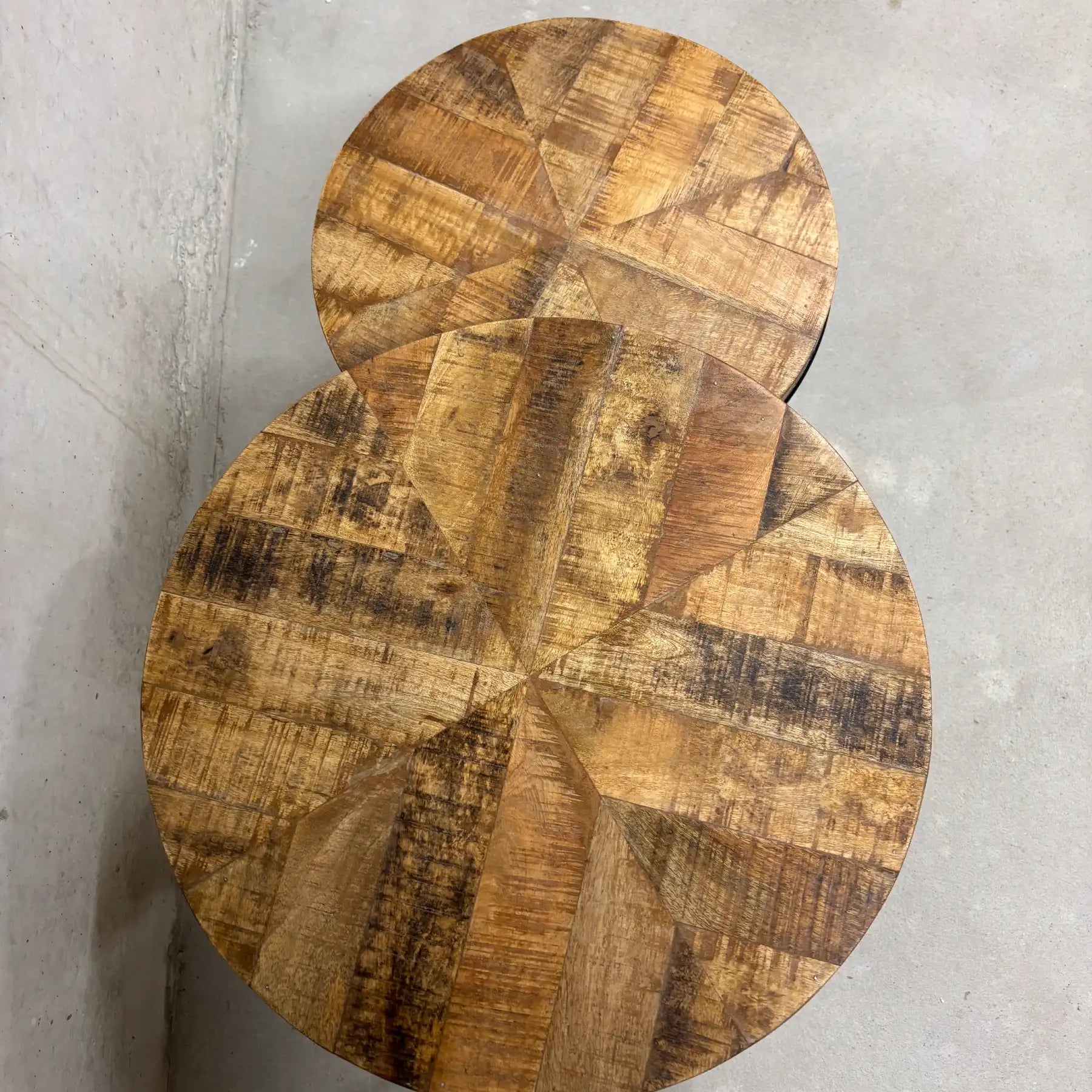 Mango Nesting Tables rund – 2er-Set Couchtische mit Stahlgestell