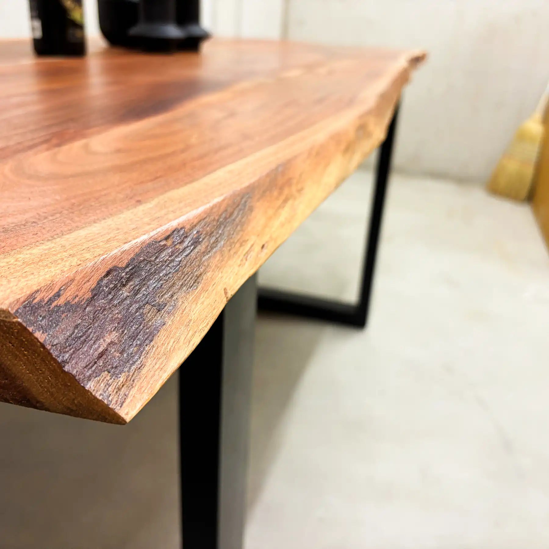 Akazienholz Esstisch 180x94 cm – Massivholz Tisch mit U-Stahlbeinen