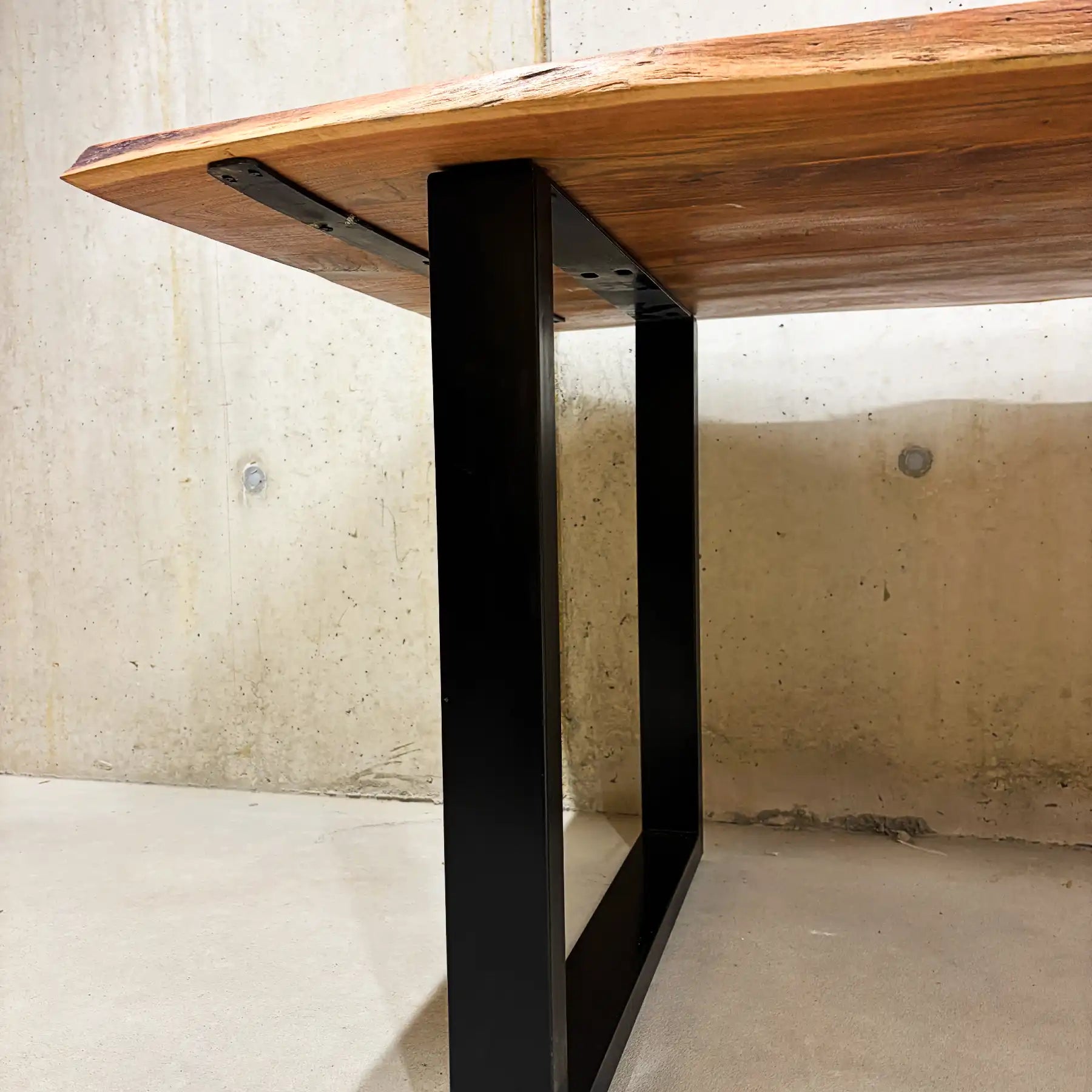 Akazienholz Esstisch 180x94 cm – Massivholz Tisch mit U-Stahlbeinen