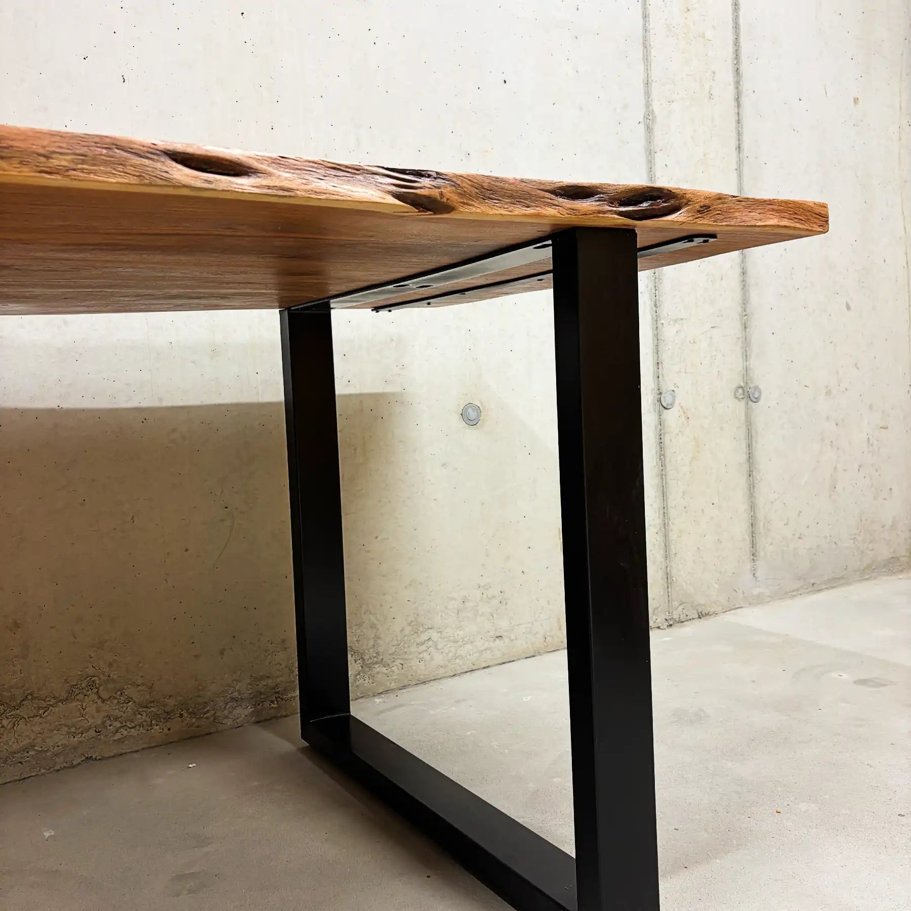 Akazienholz Esstisch 180x94 cm – Massivholz Tisch mit U-Stahlbeinen