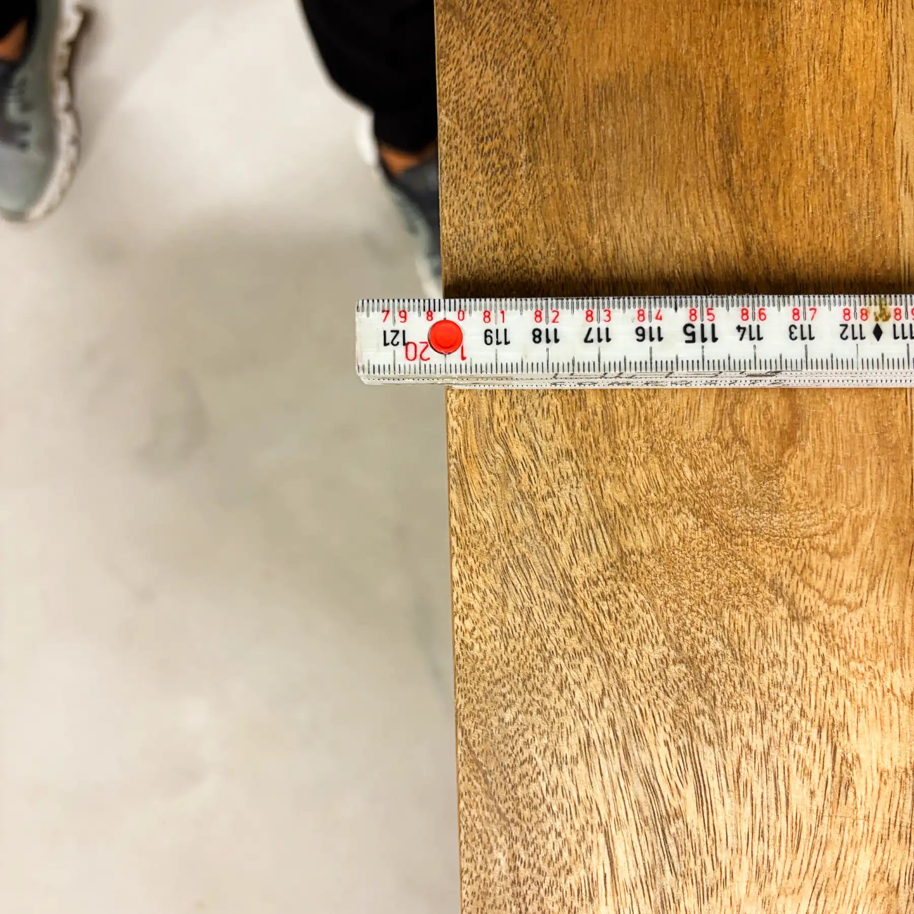 Mango Esstisch 200 cm – Bootsform mit Schweizer Kante & Stahlbeinen