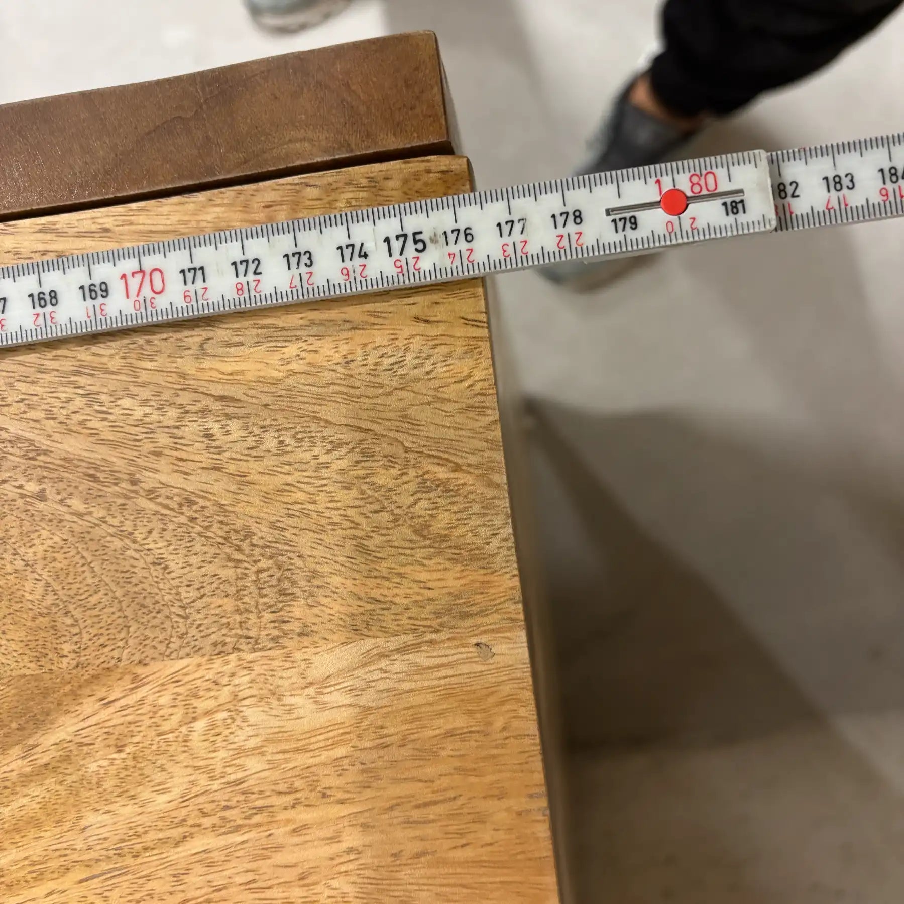 Mango Sideboard 177 cm – Handgefertigtes Sunburst Design mit 4 Türen