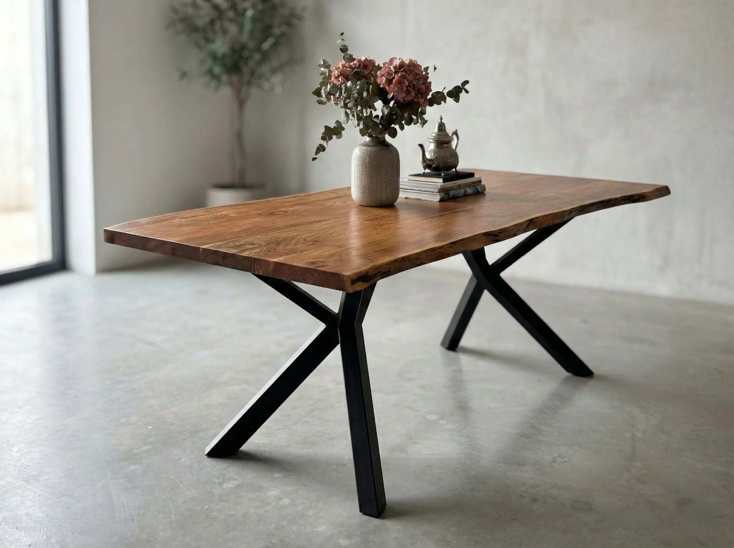 Acacia Esstisch 200 cm mit Baumkante, Massivholz, X-Gestell, für 8-10 Personen