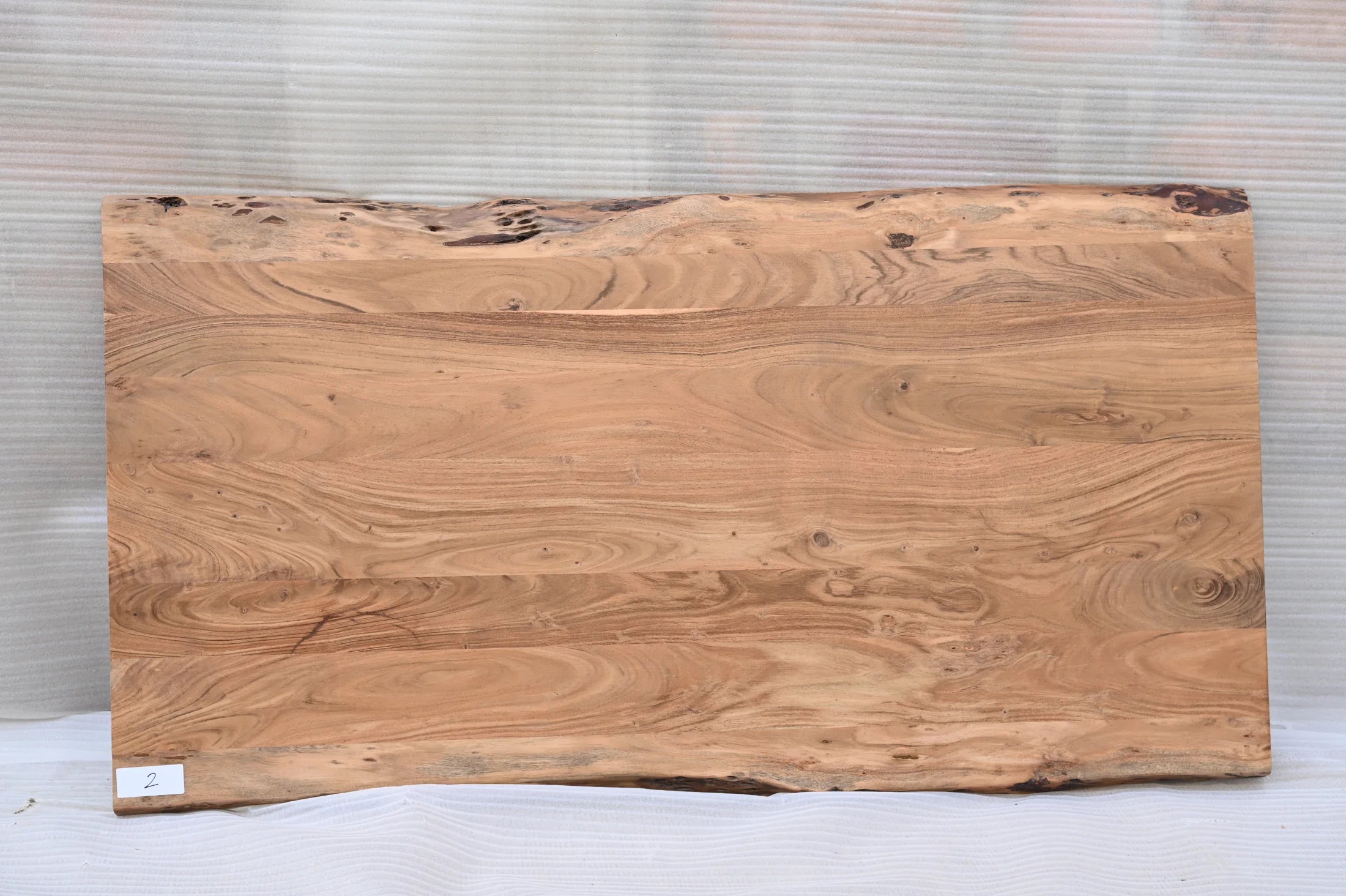 Dining table with live-edge, 180 cm, acacia – solid wood