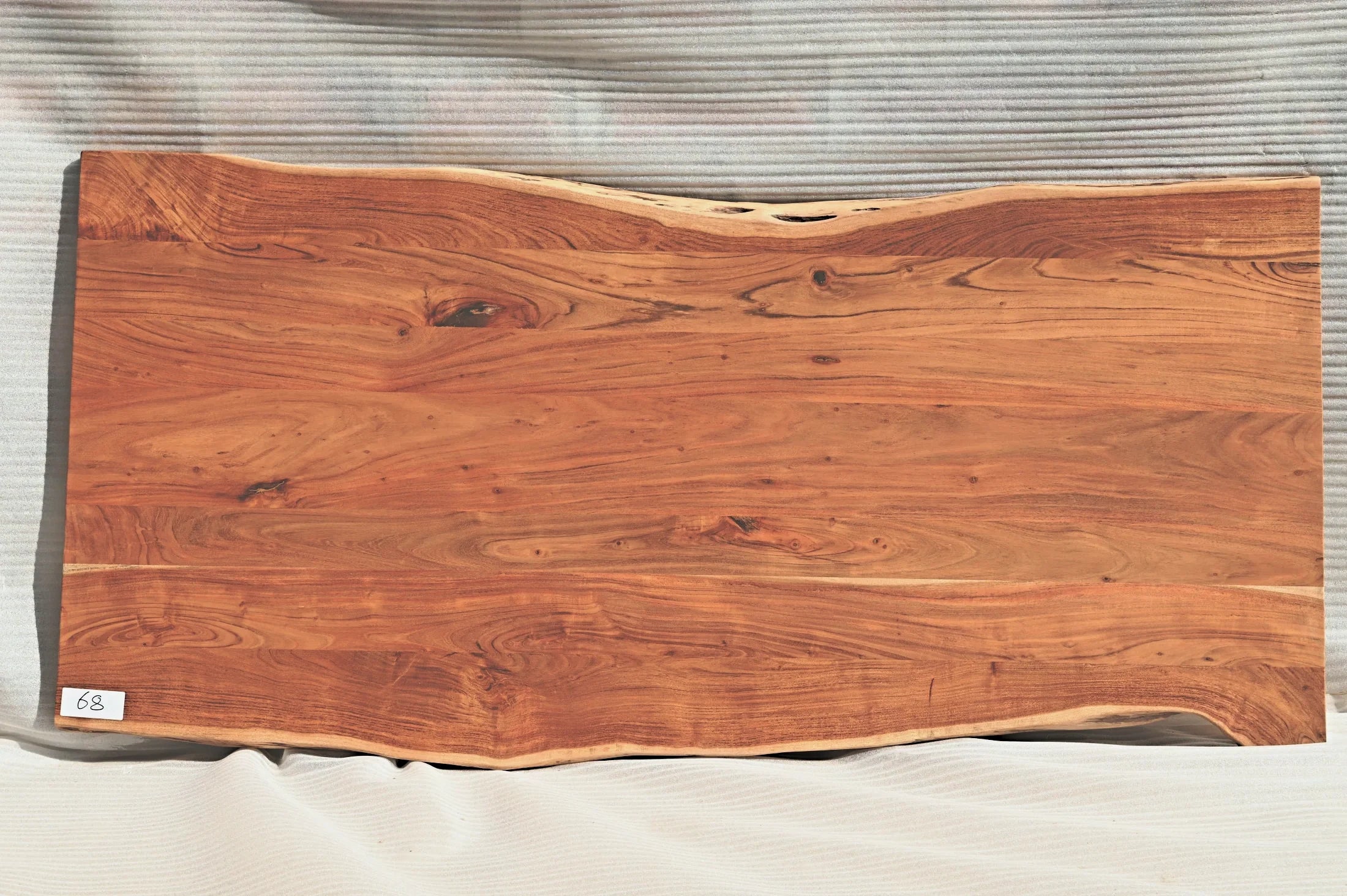Baumkante Tischplatte Unikat 068 – Akazie 200 cm, Aufsicht #Tischplatte_Unikat 068