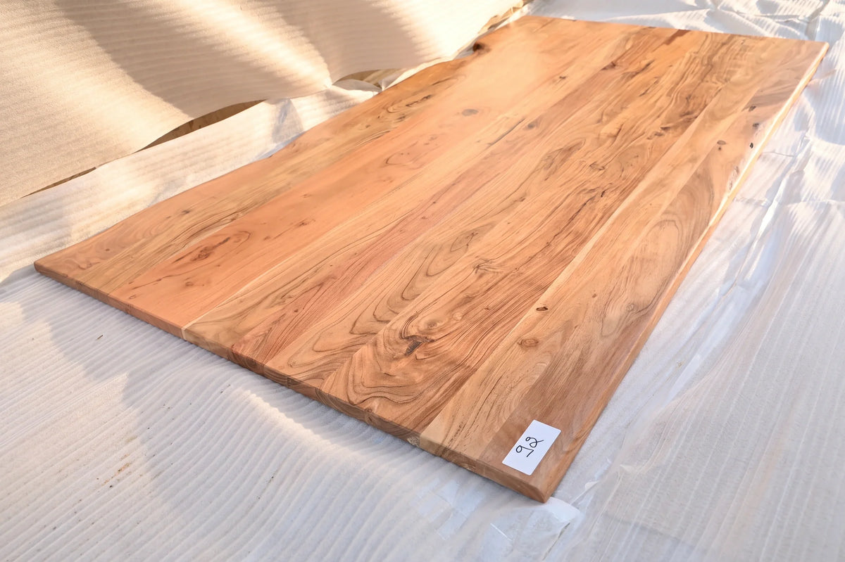 Baumkante Tischplatte Unikat 092 – Akazie 240 cm, Baumkante im Detail #Tischplatte_Unikat 092