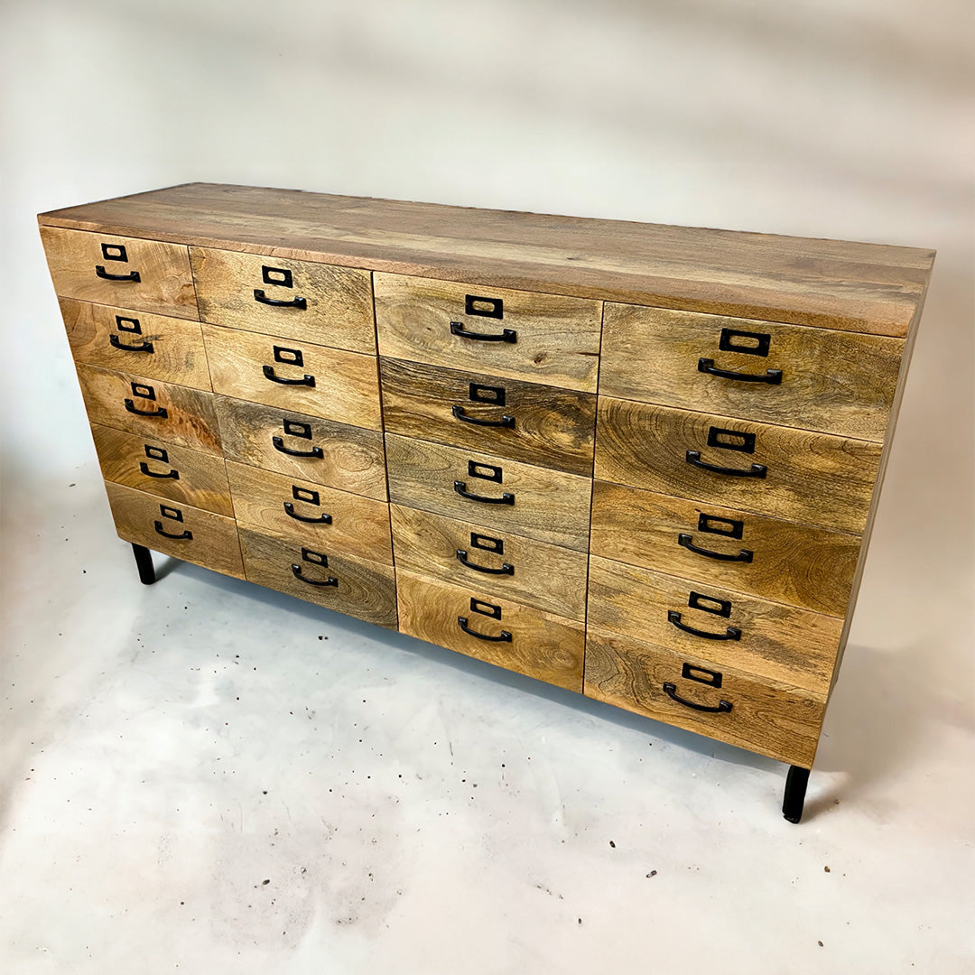 Apothekerschrank aus Massivholz "Der Apotheker"