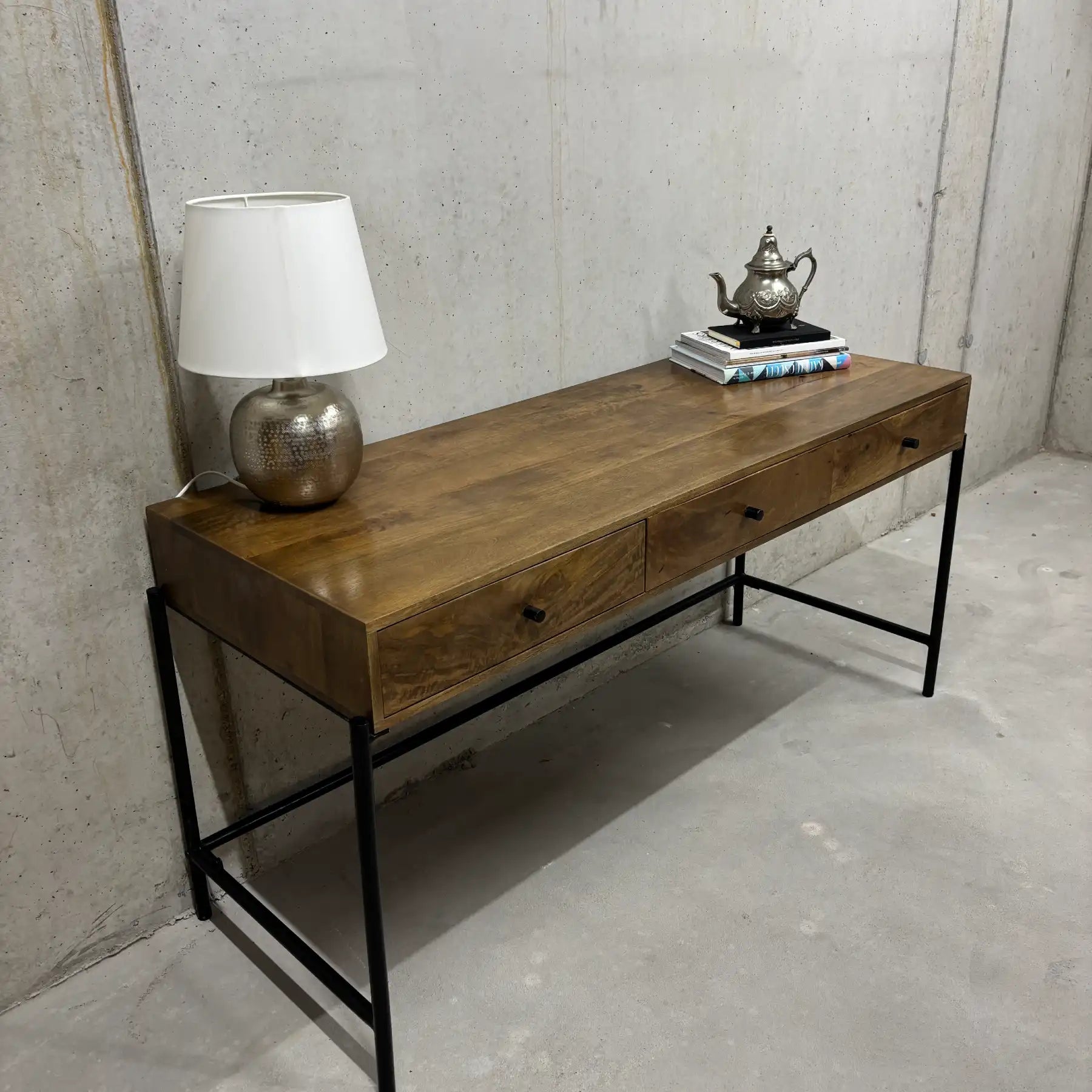 Bureau en manguier à 3 tiroirs – bureau armoire en bois massif 