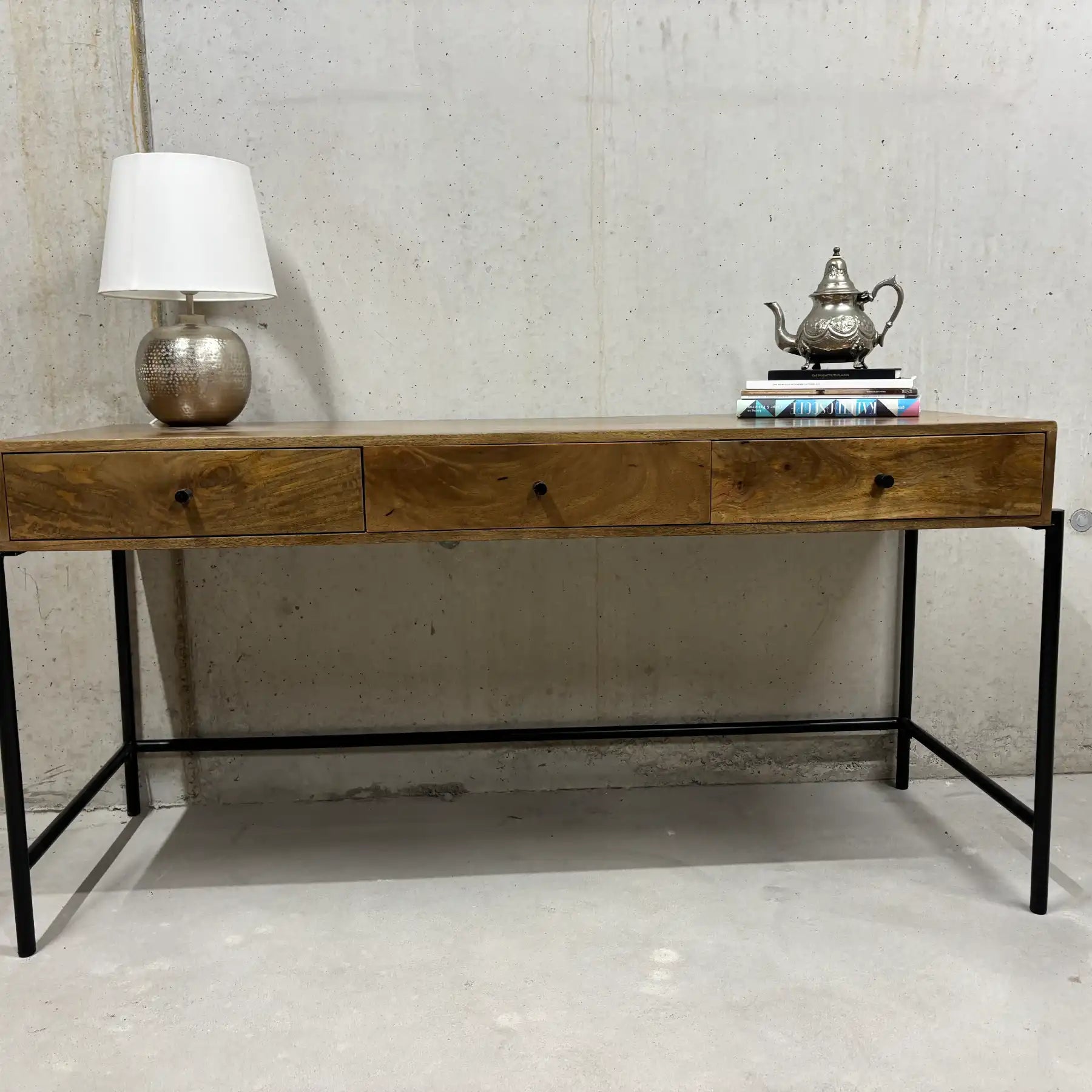 Bureau en manguier à 3 tiroirs – bureau armoire en bois massif 
