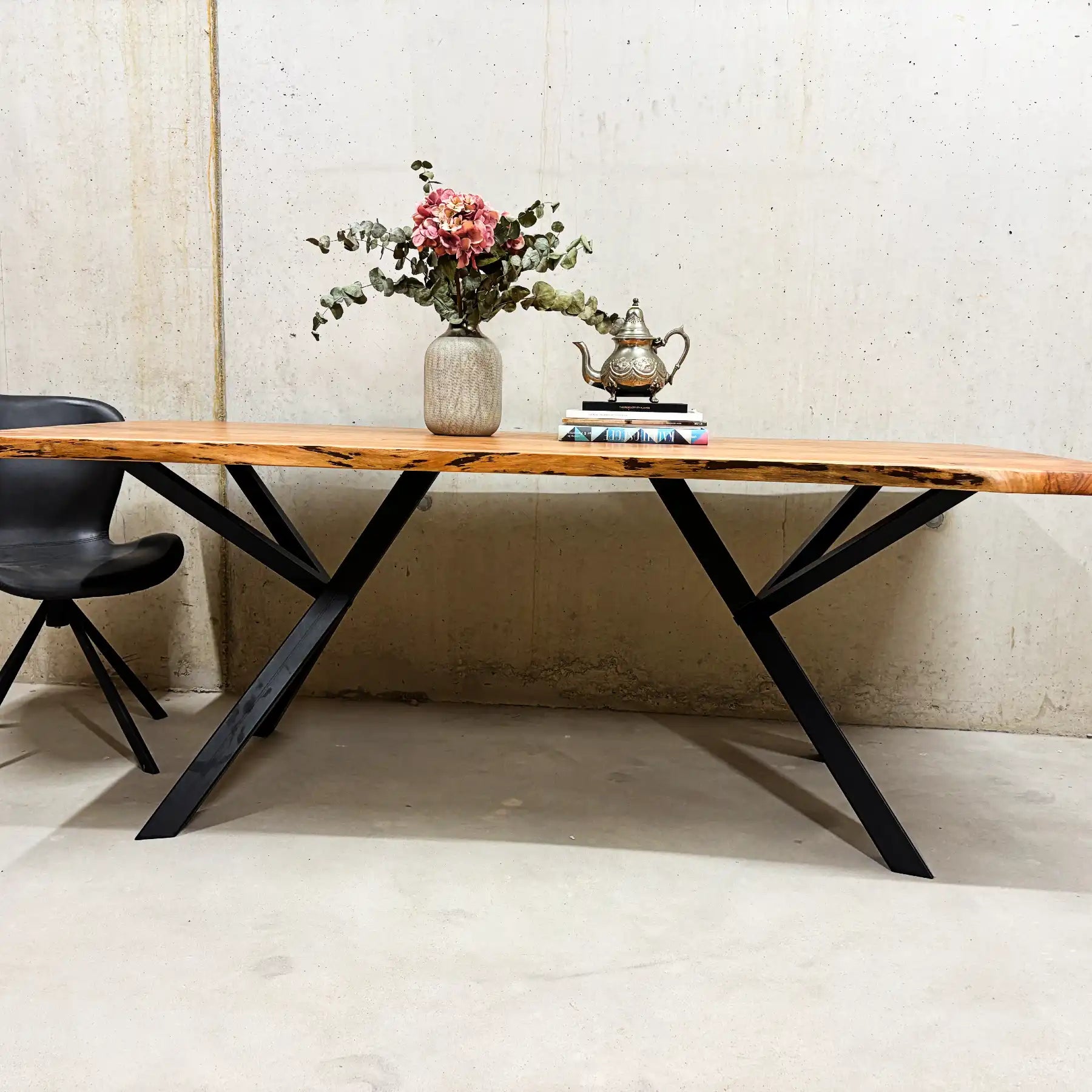 Acacia Esstisch 180 cm mit Baumkante - "The balanced X Table 180"