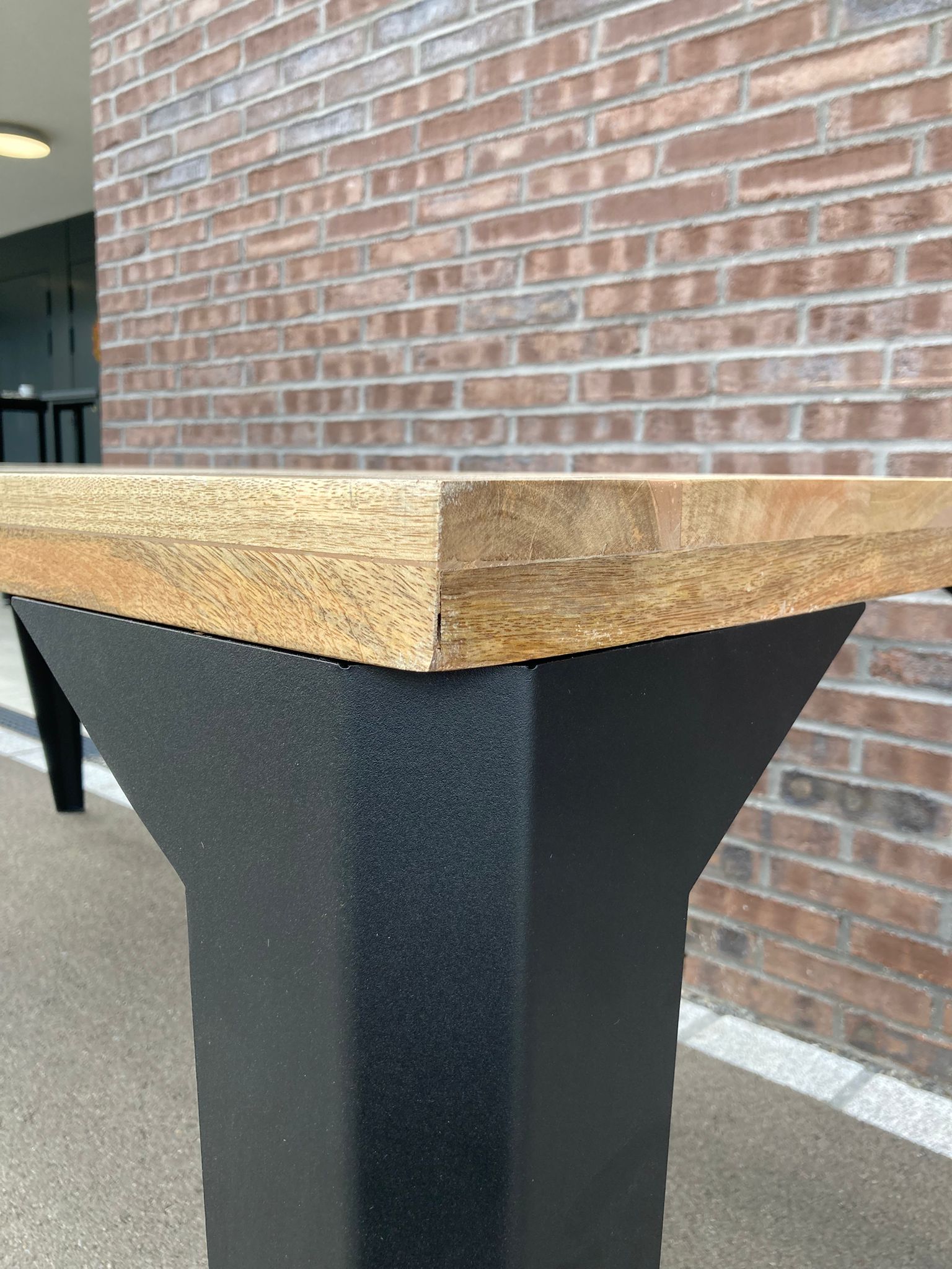 Tischbeine aus Stahl Schwarz – Wing Design | Wild Mango Designs