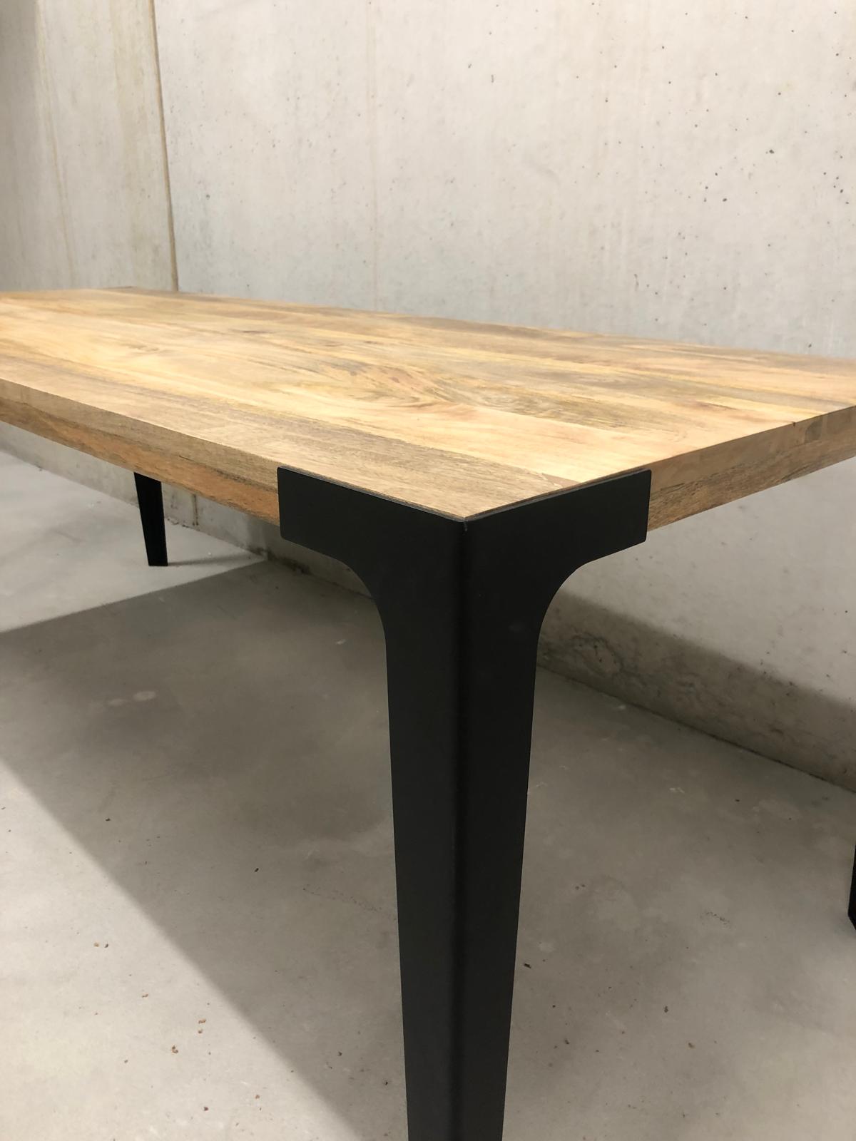 Tischbeine „Corner“ – Stahl, Schwarz (4er-Set)