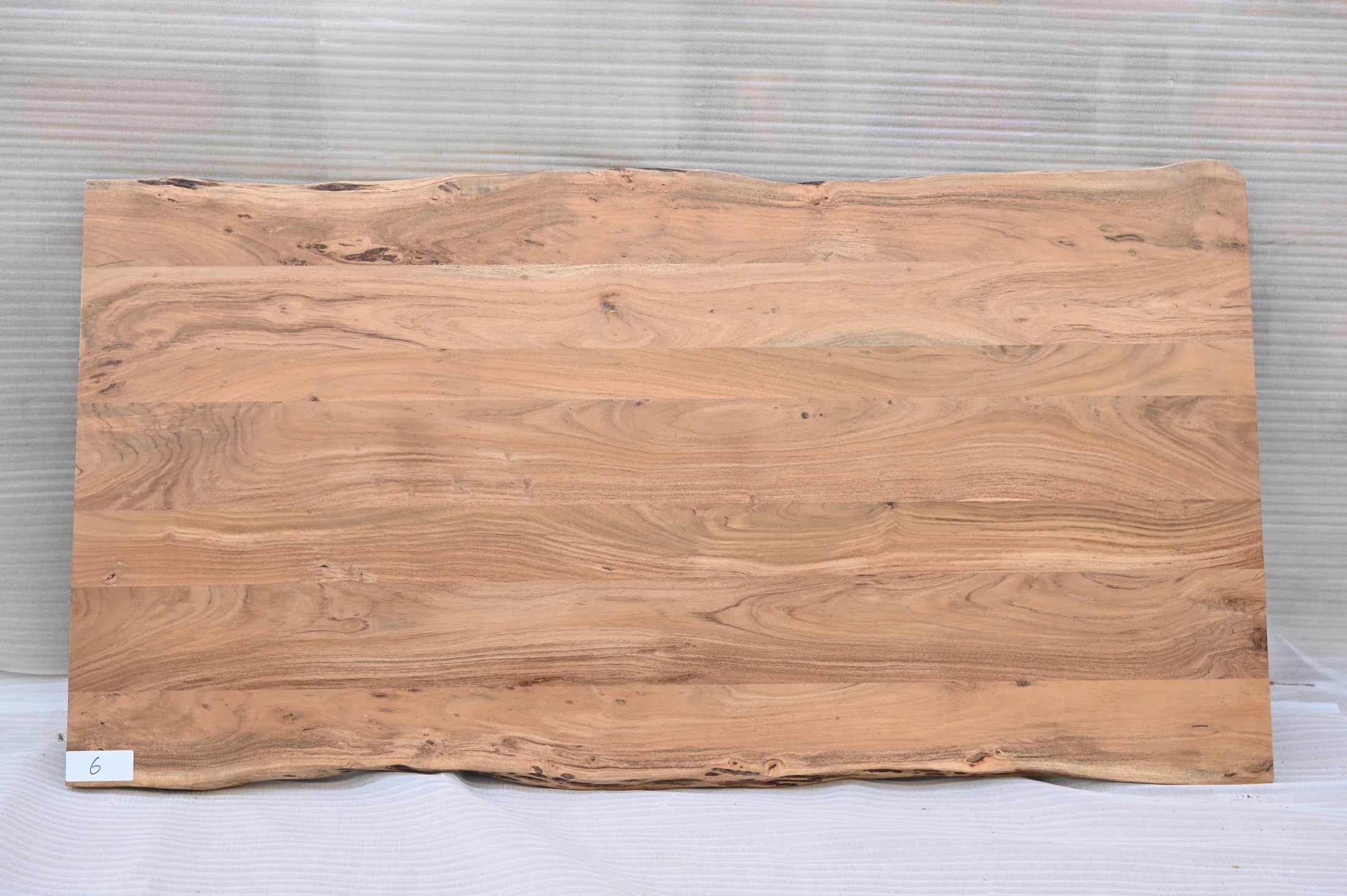 Dining table with live-edge, 180 cm, acacia – solid wood