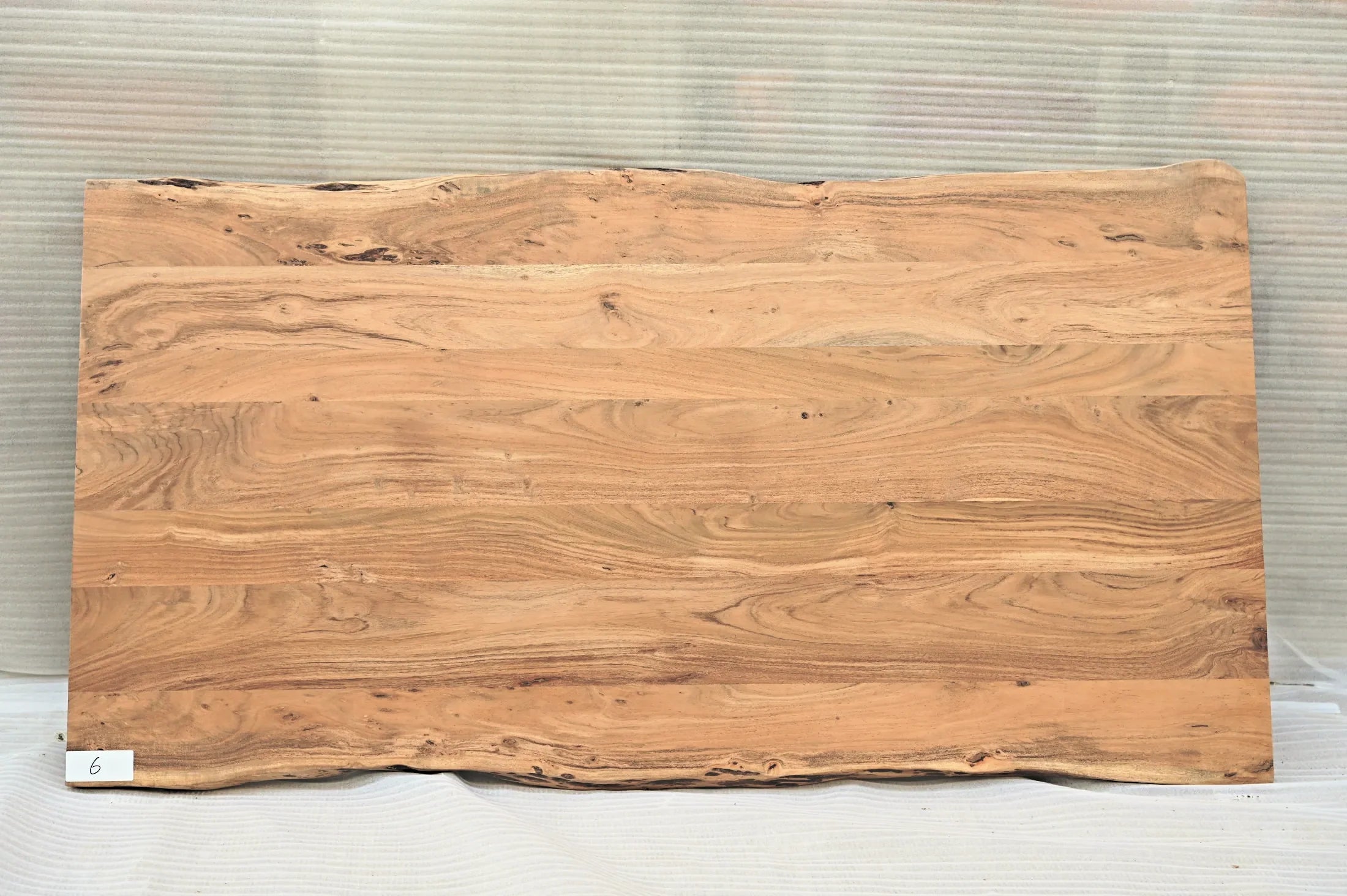 Baumkante Tischplatte Unikat 006 – Akazie 180 cm, Aufsicht #Tischplatte_Unikat 006