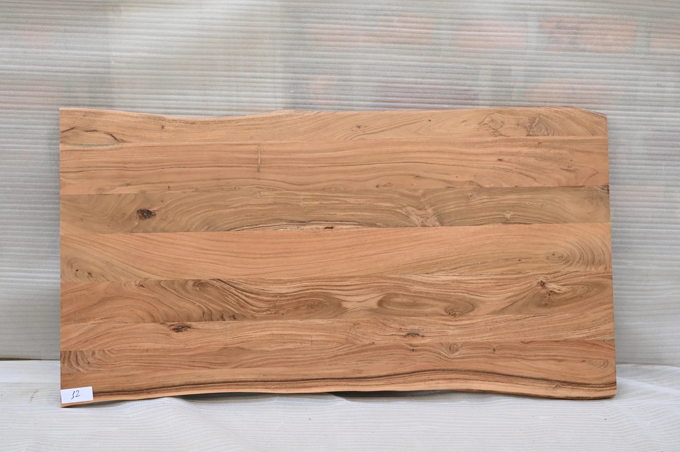 Live Edge Esstisch 180 cm – Wähle Tischplatte & Beine