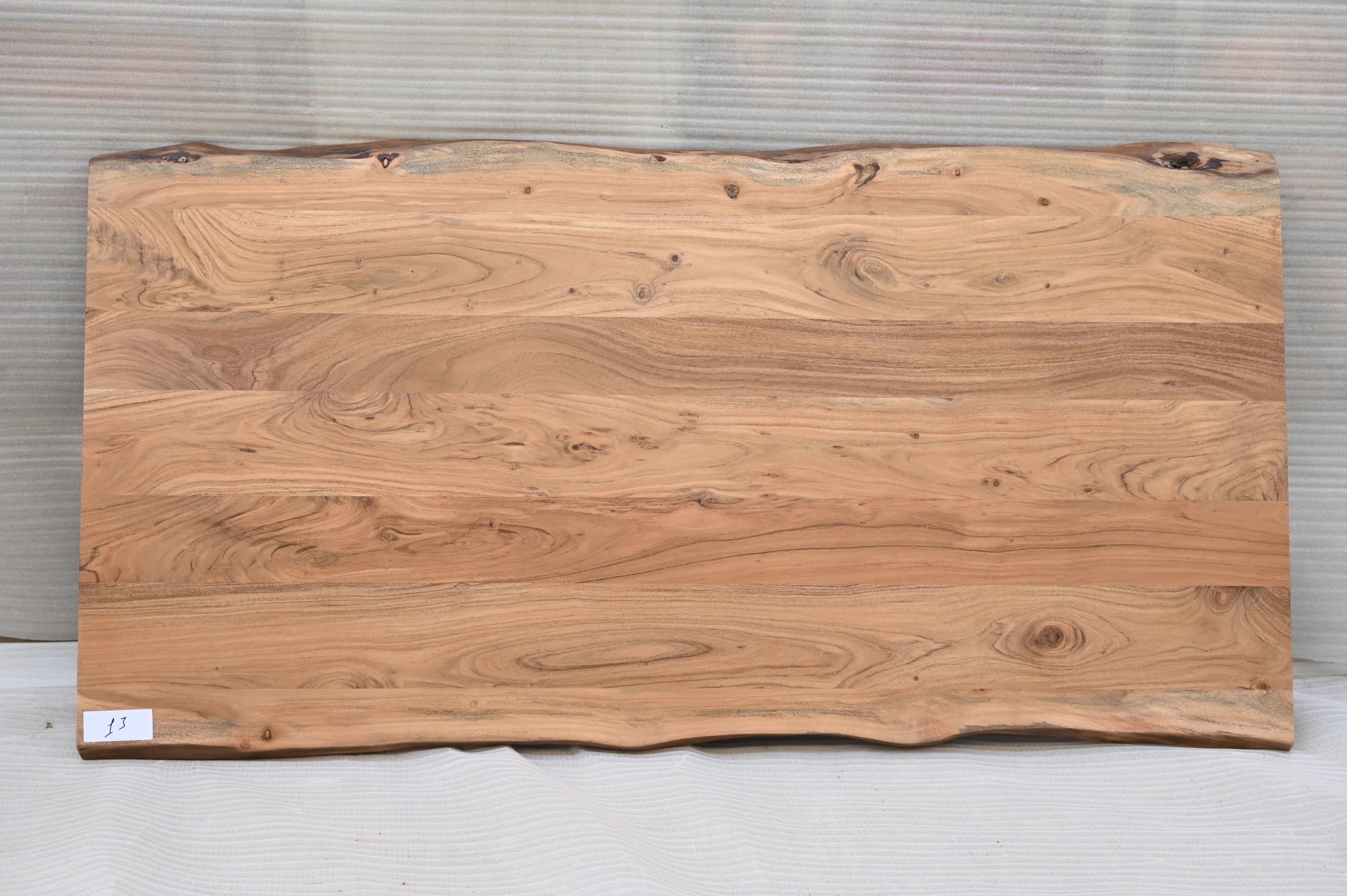 Dining table with live-edge, 180 cm, acacia – solid wood