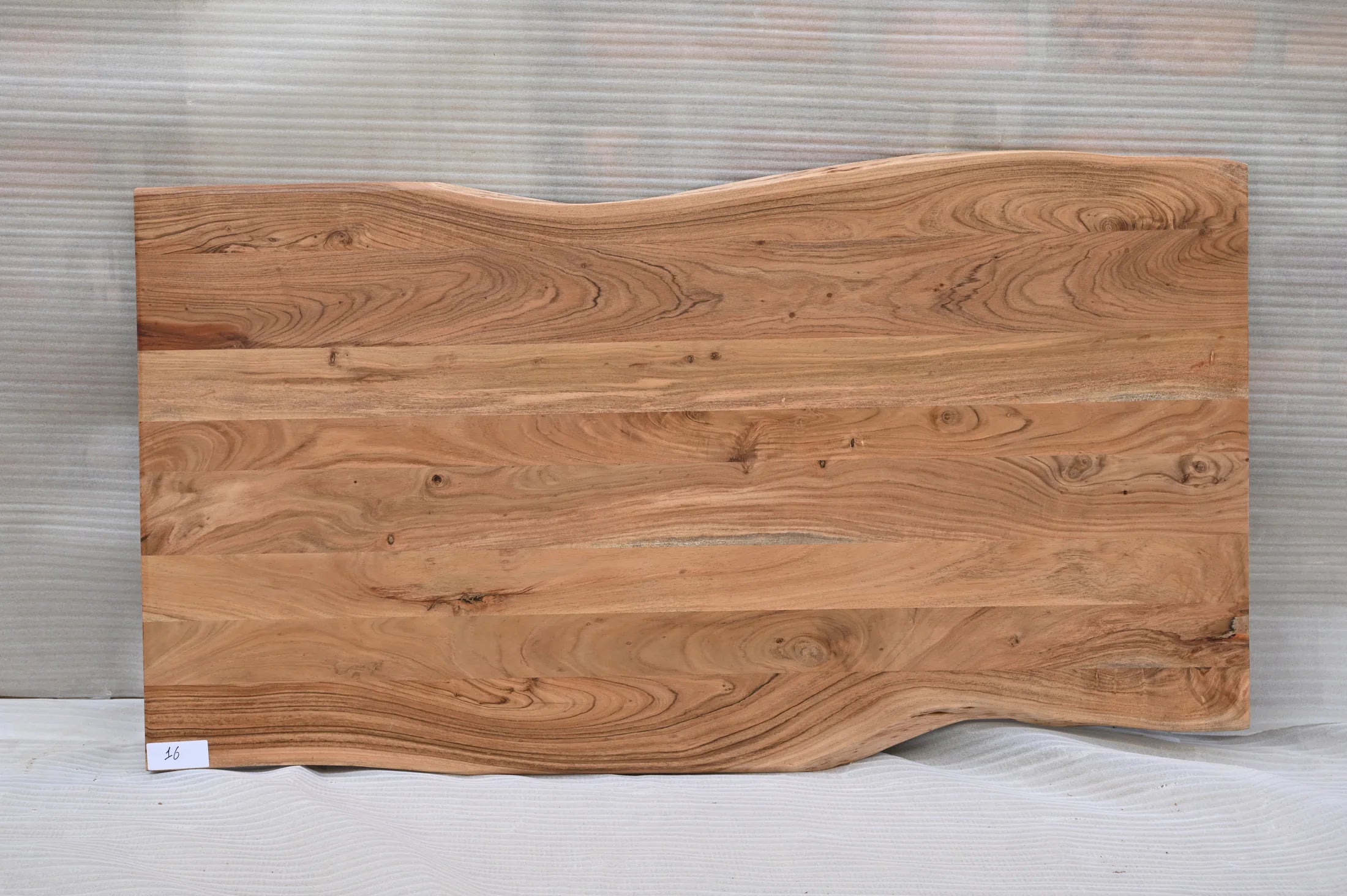 Dining table with live-edge, 180 cm, acacia – solid wood