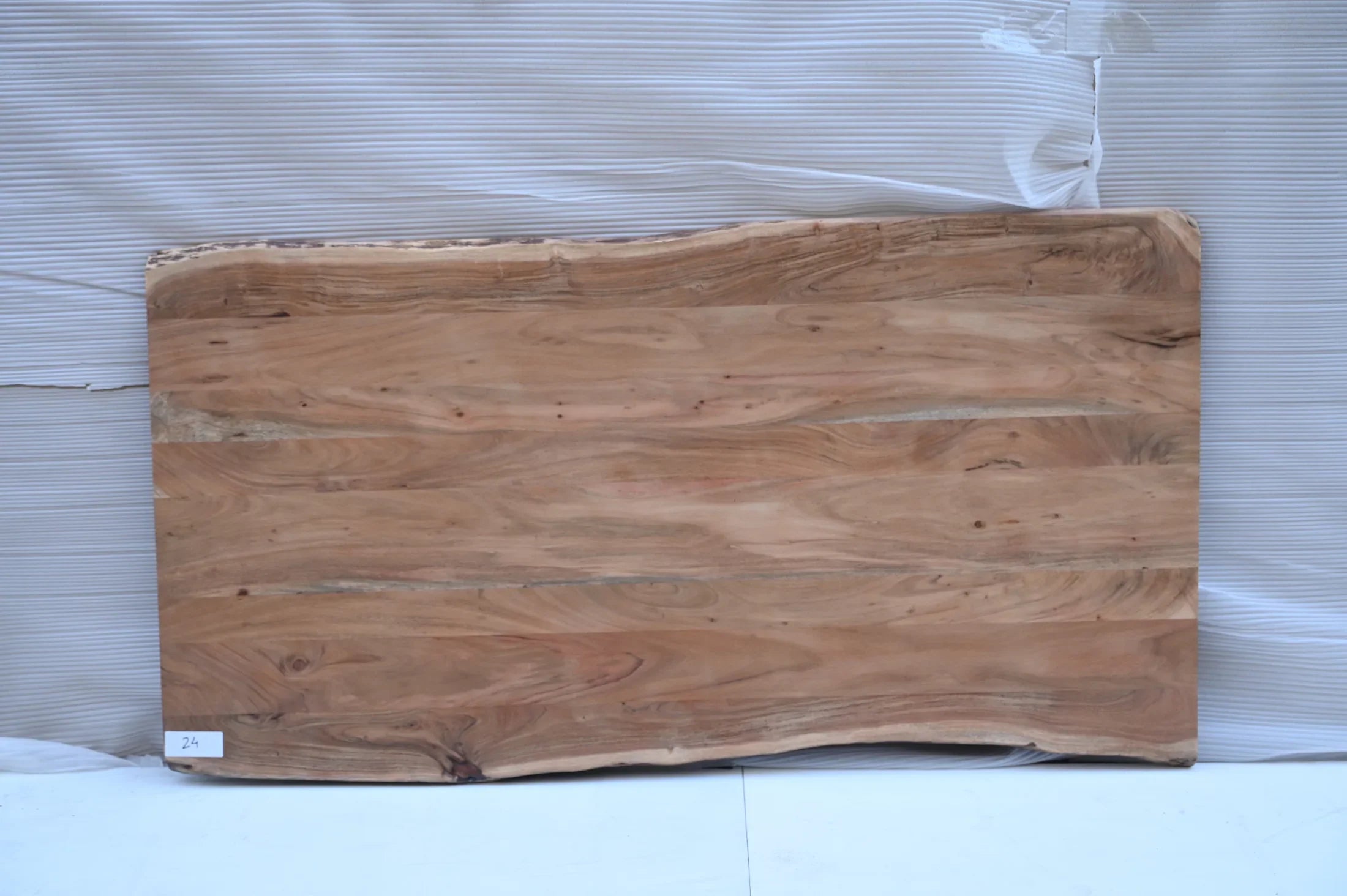Live Edge Esstisch 180 cm – Wähle Tischplatte & Beine