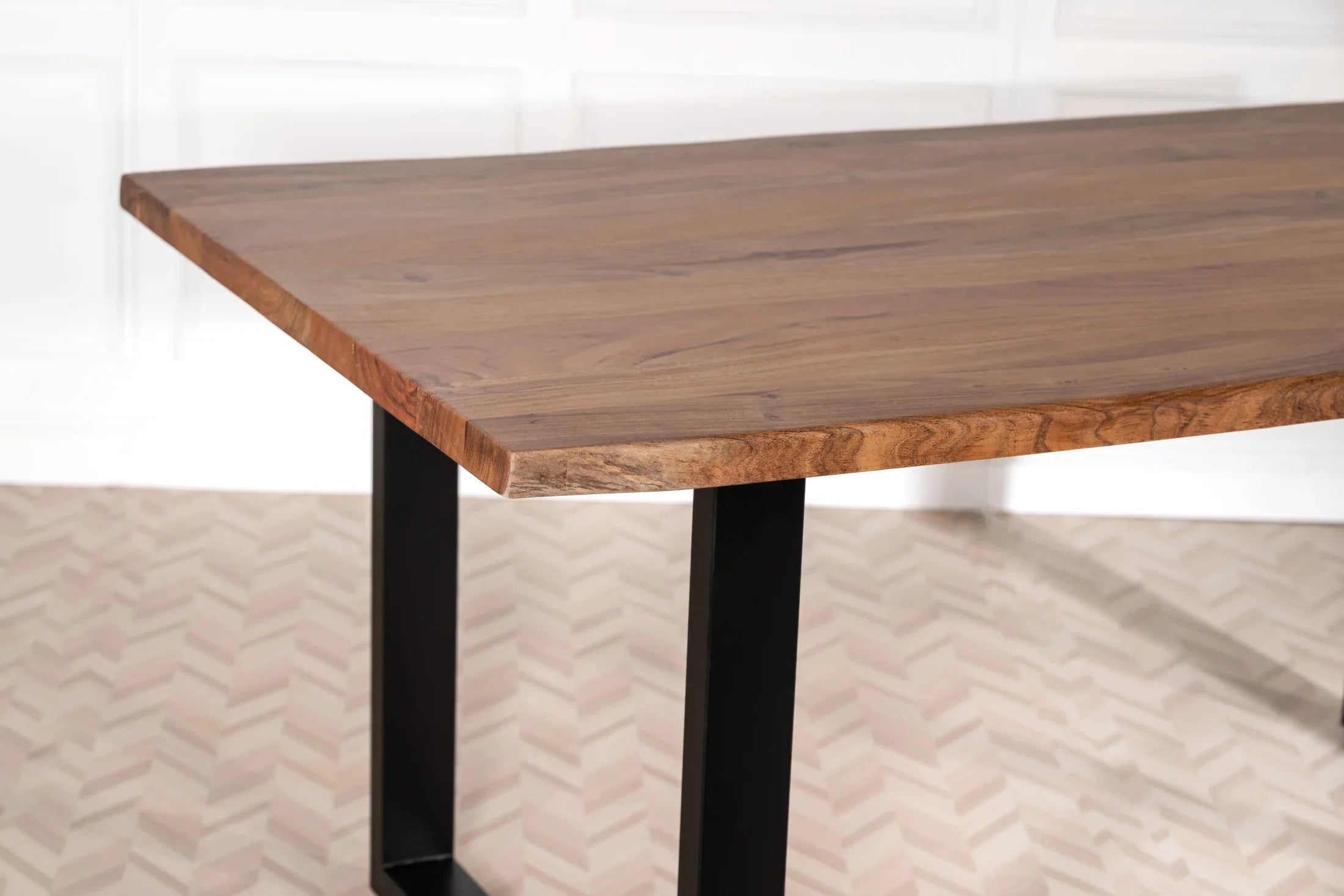 Live Edge Esstisch 200 cm – Wähle Tischplatte & Beine