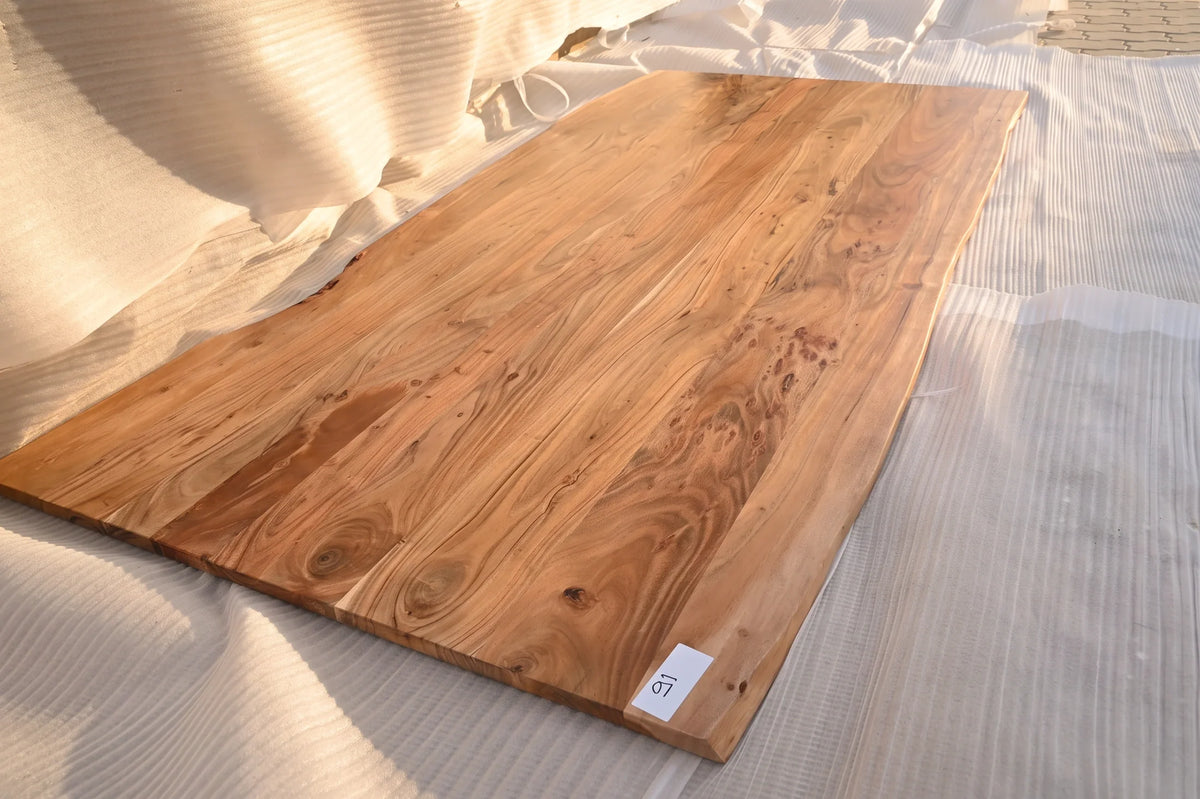 Baumkante Tischplatte Unikat 091 – Akazie 240 cm, Baumkante im Detail #Tischplatte_Unikat 091