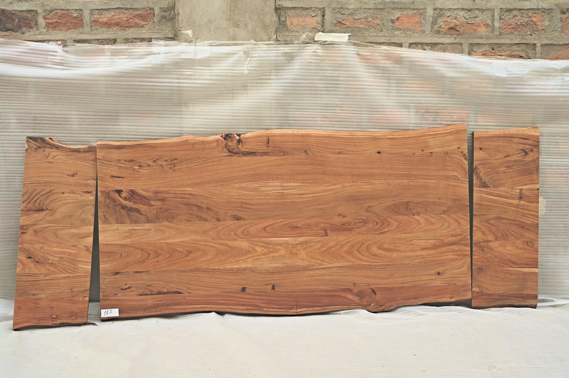 Baumkante Tischplatte Unikat 113 – Akazie 220–300 cm, Aufsicht #Tischplatte_Unikat 113