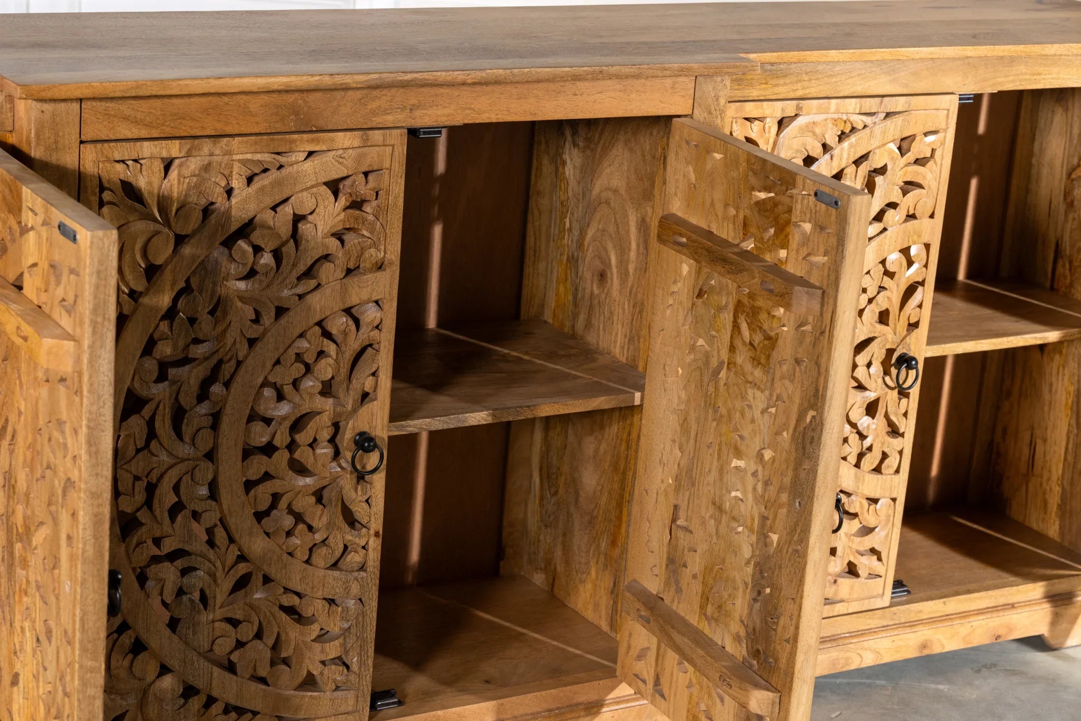 Schrank MS04 – 6 Türen